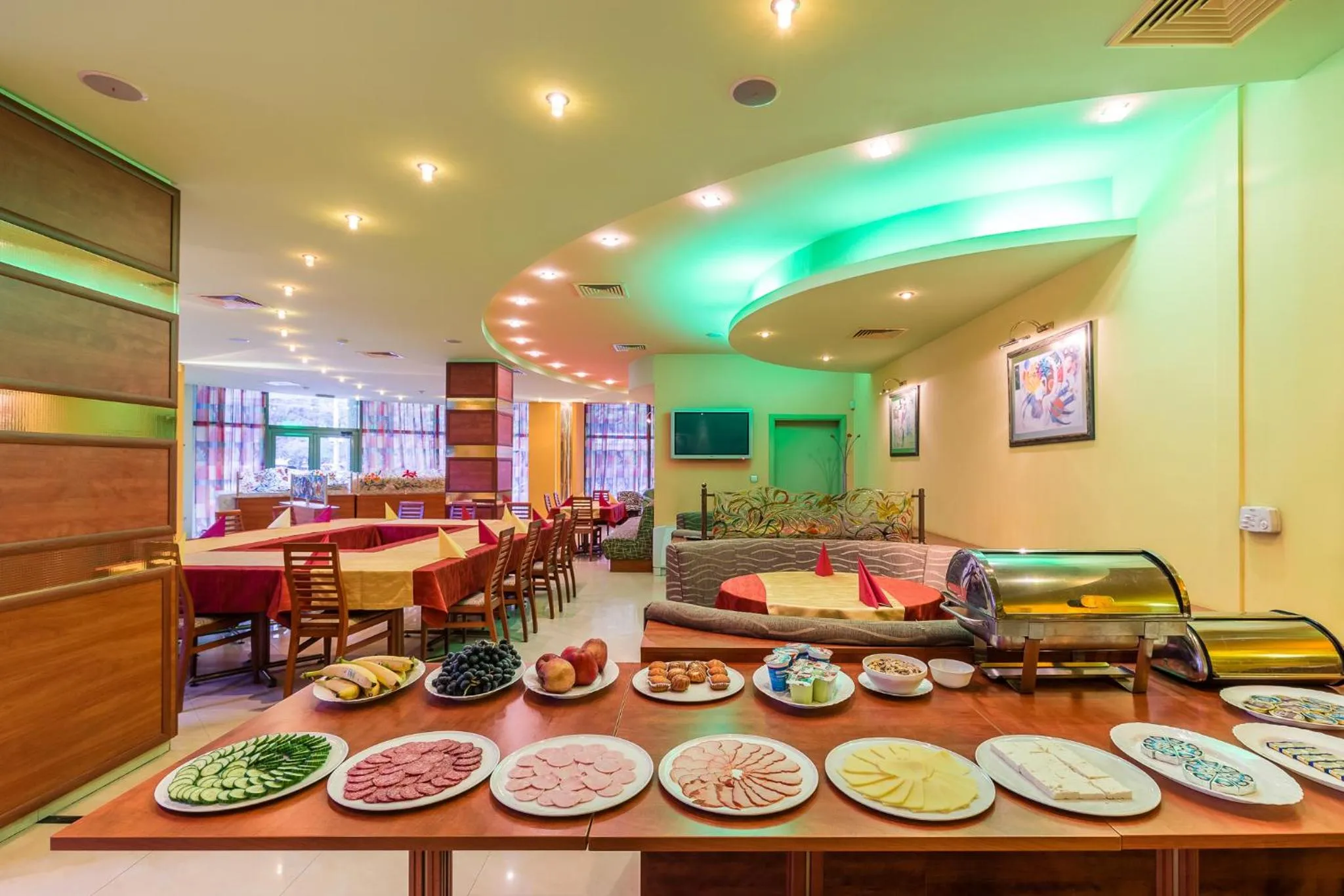 Breakfast in Hotel Elegance