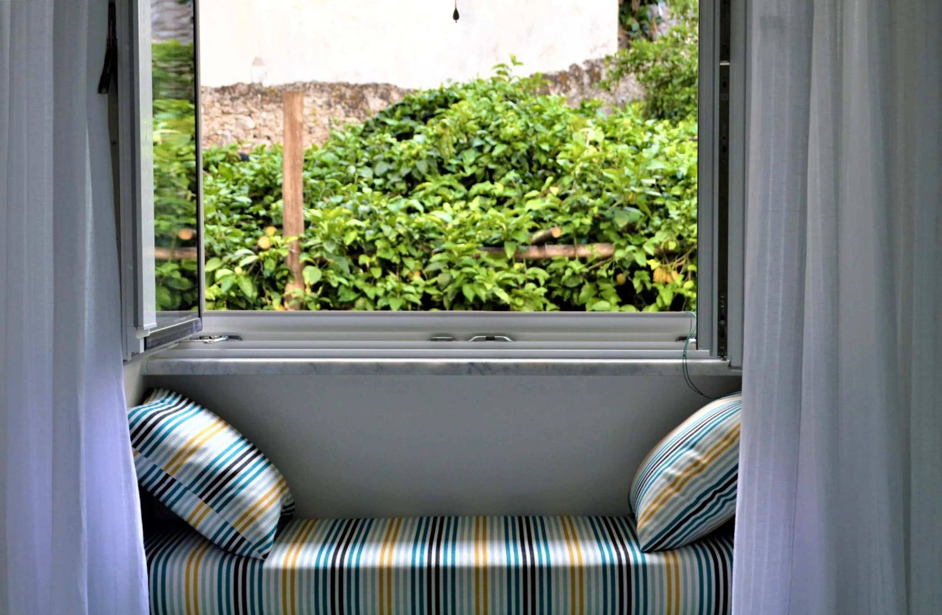 Garden view in La Corte dei Naviganti B&B - Amalfi Coast - Cetara