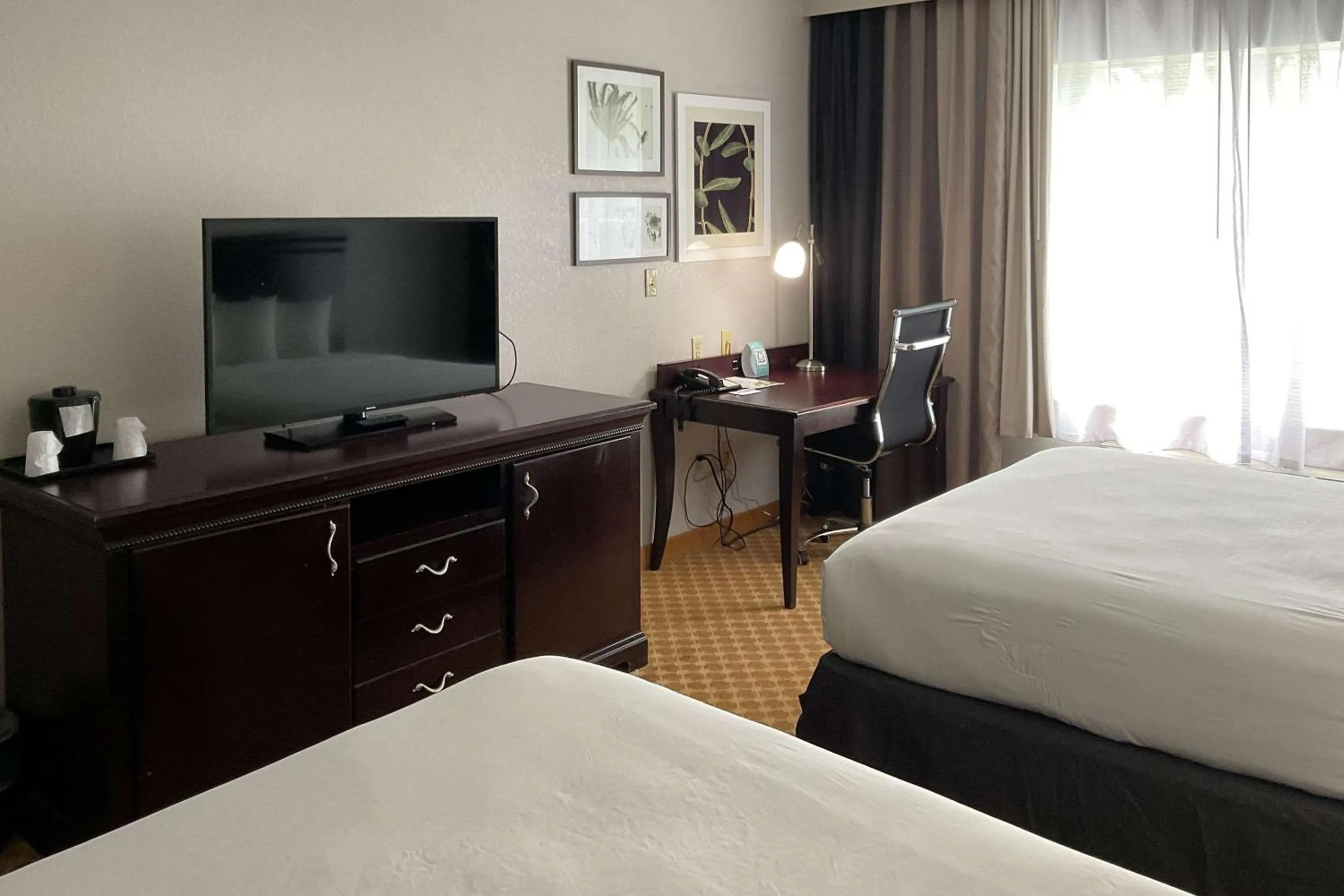 Bedroom, Bed in Country Inn & Suites by Radisson, Tallahassee-University Area, FL