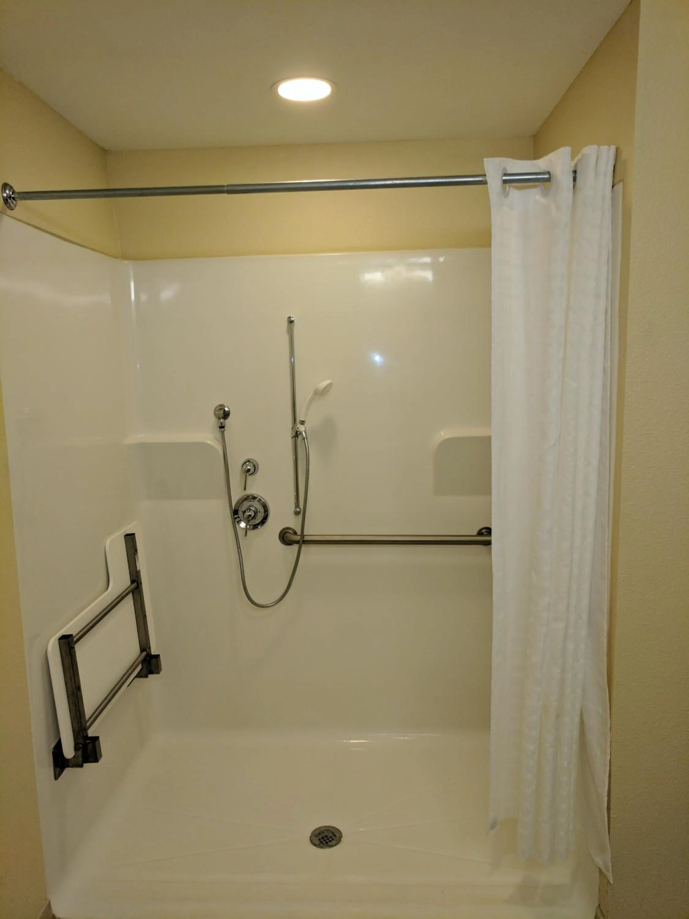 Bathroom in Country Inn & Suites by Radisson, Tallahassee-University Area, FL