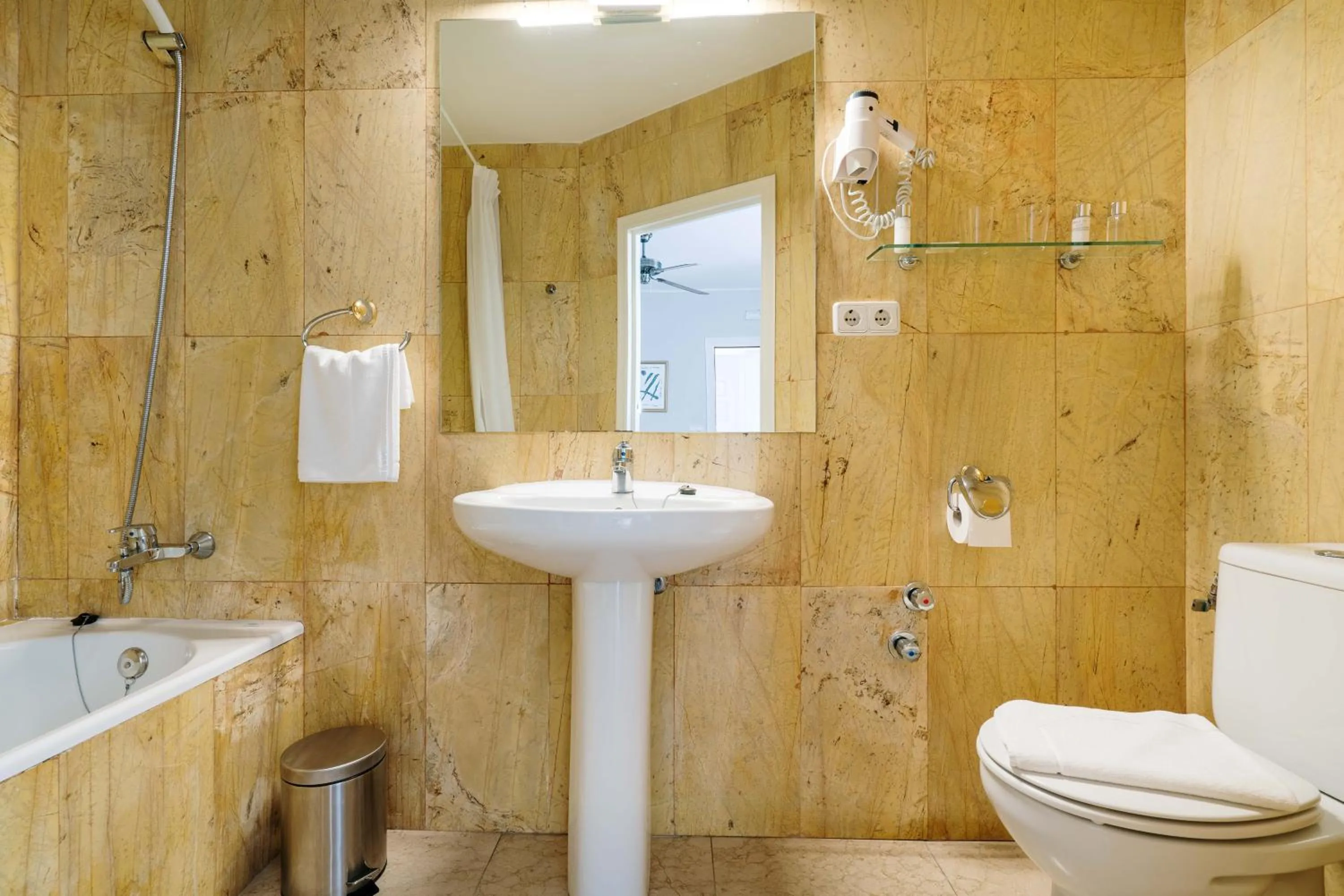 Bathroom in Boutique Hotel Mamabels