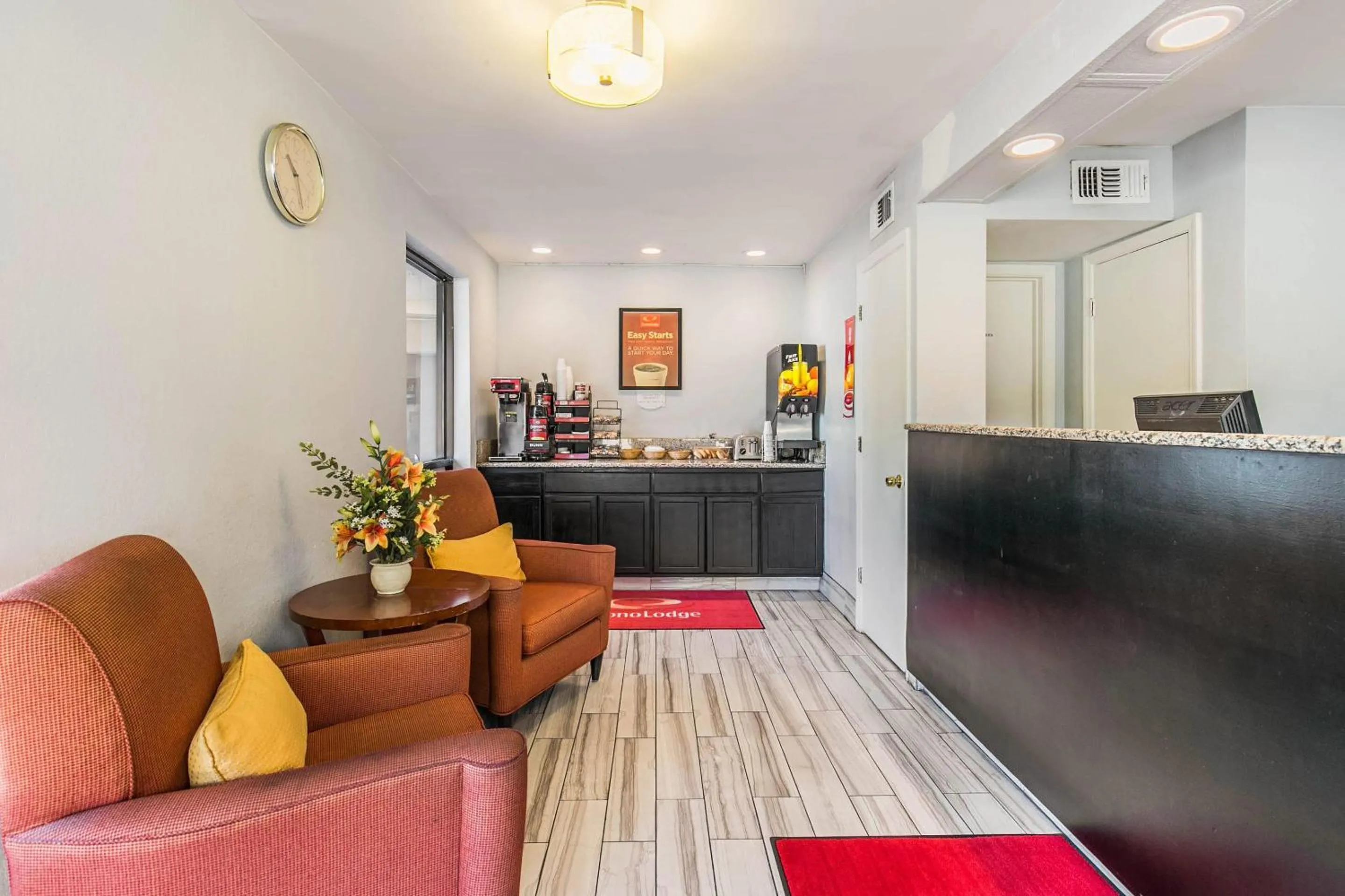 Lobby or reception in Econo Lodge Tallahassee North