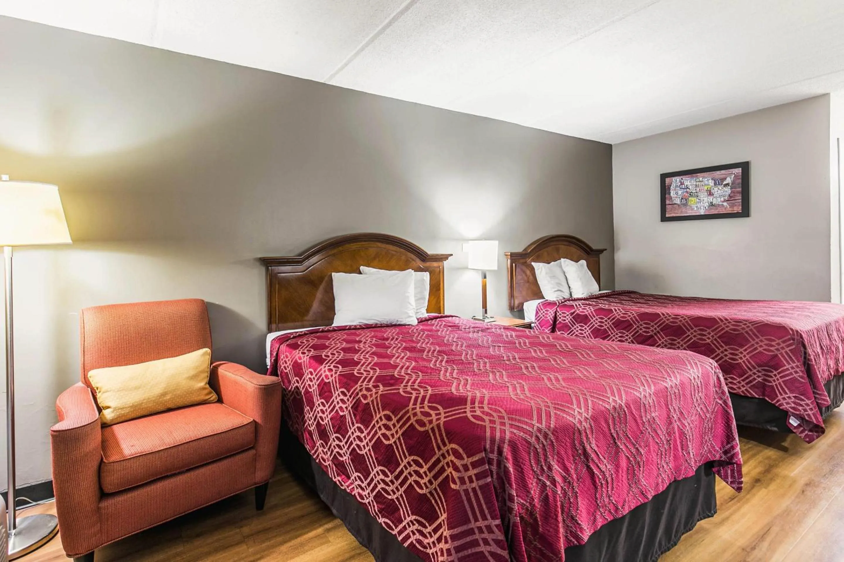 Bedroom, Bed in Econo Lodge Tallahassee North