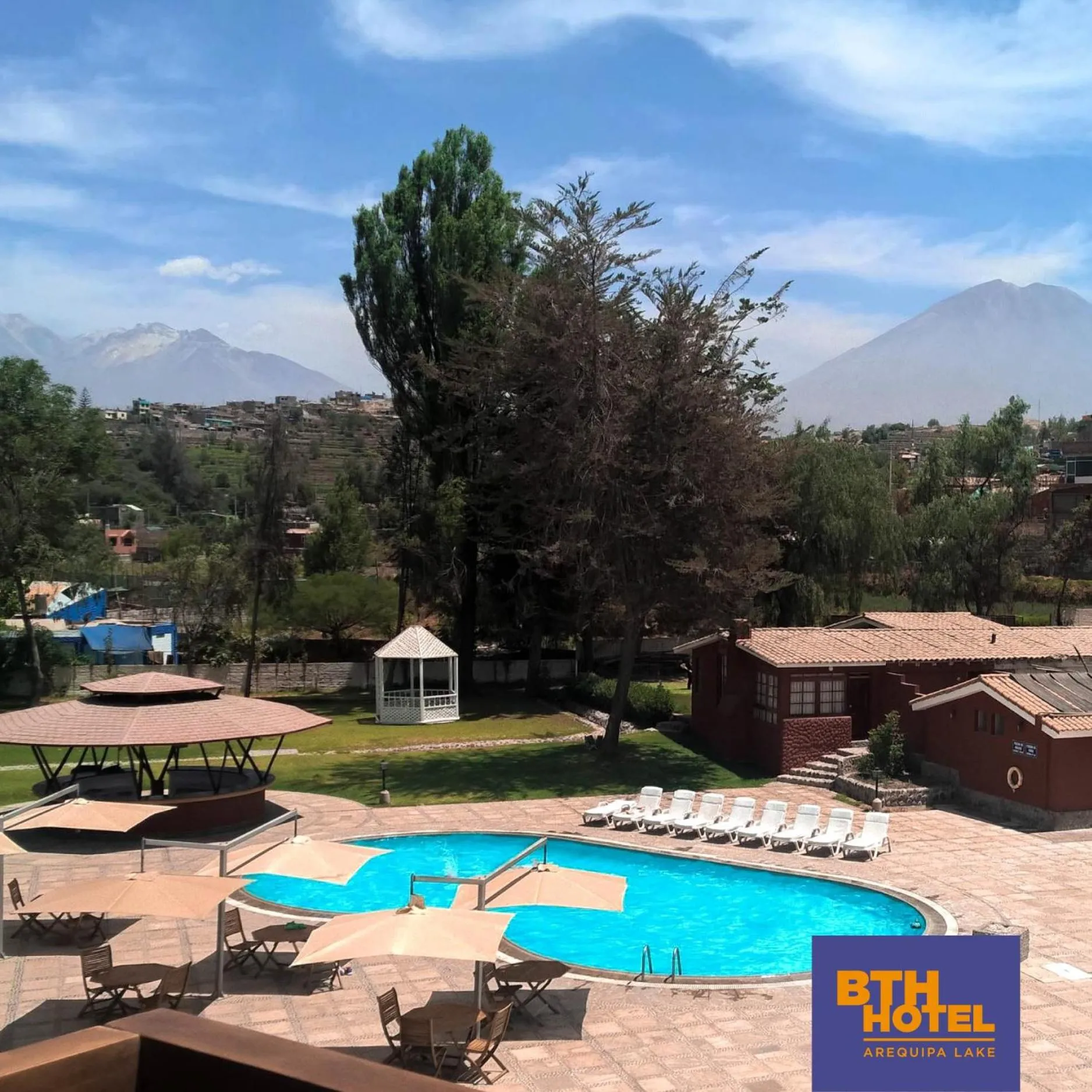 Swimming pool in BTH Hotel Arequipa Lake