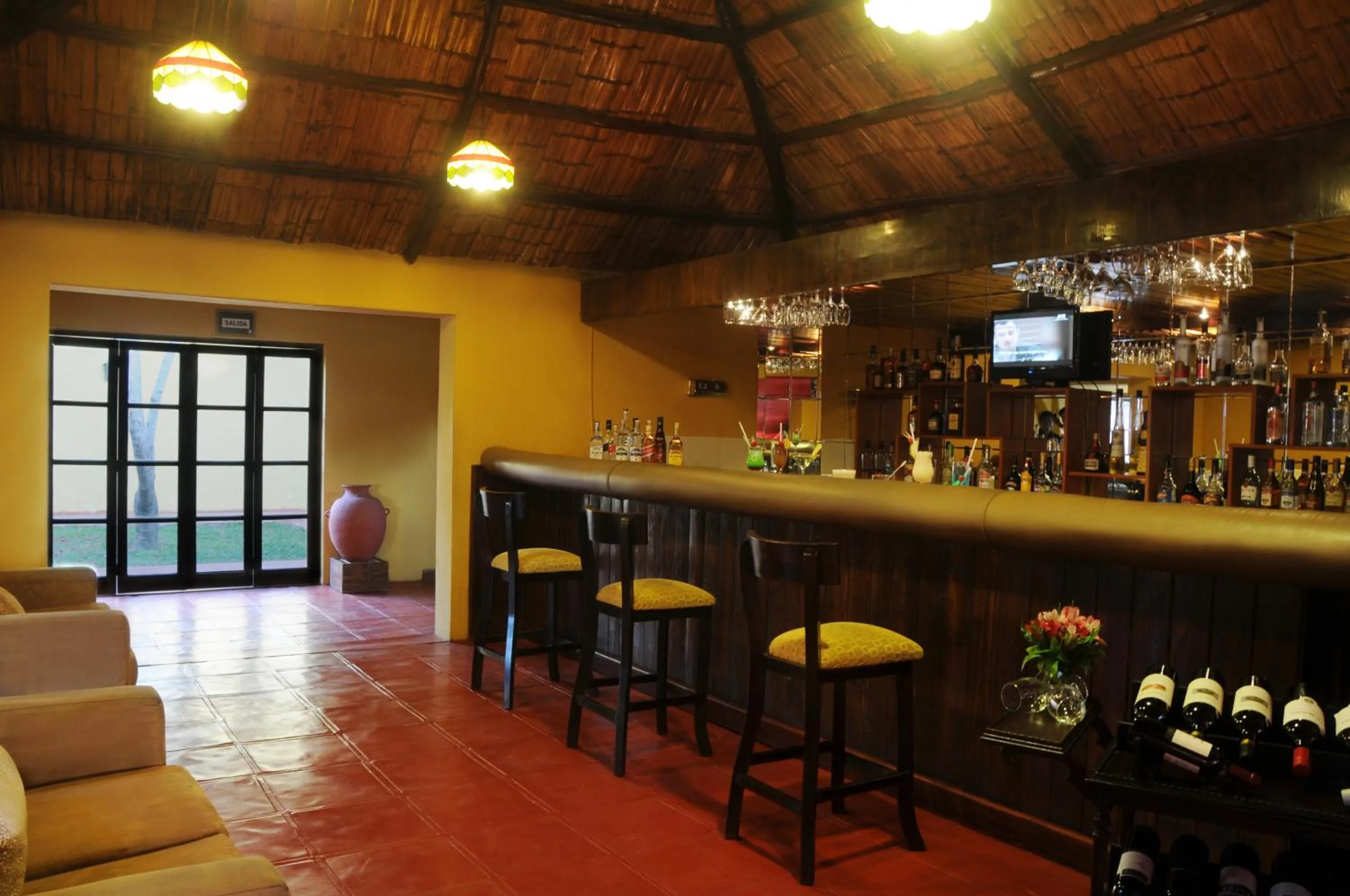 Lounge or bar in BTH Hotel Arequipa Lake