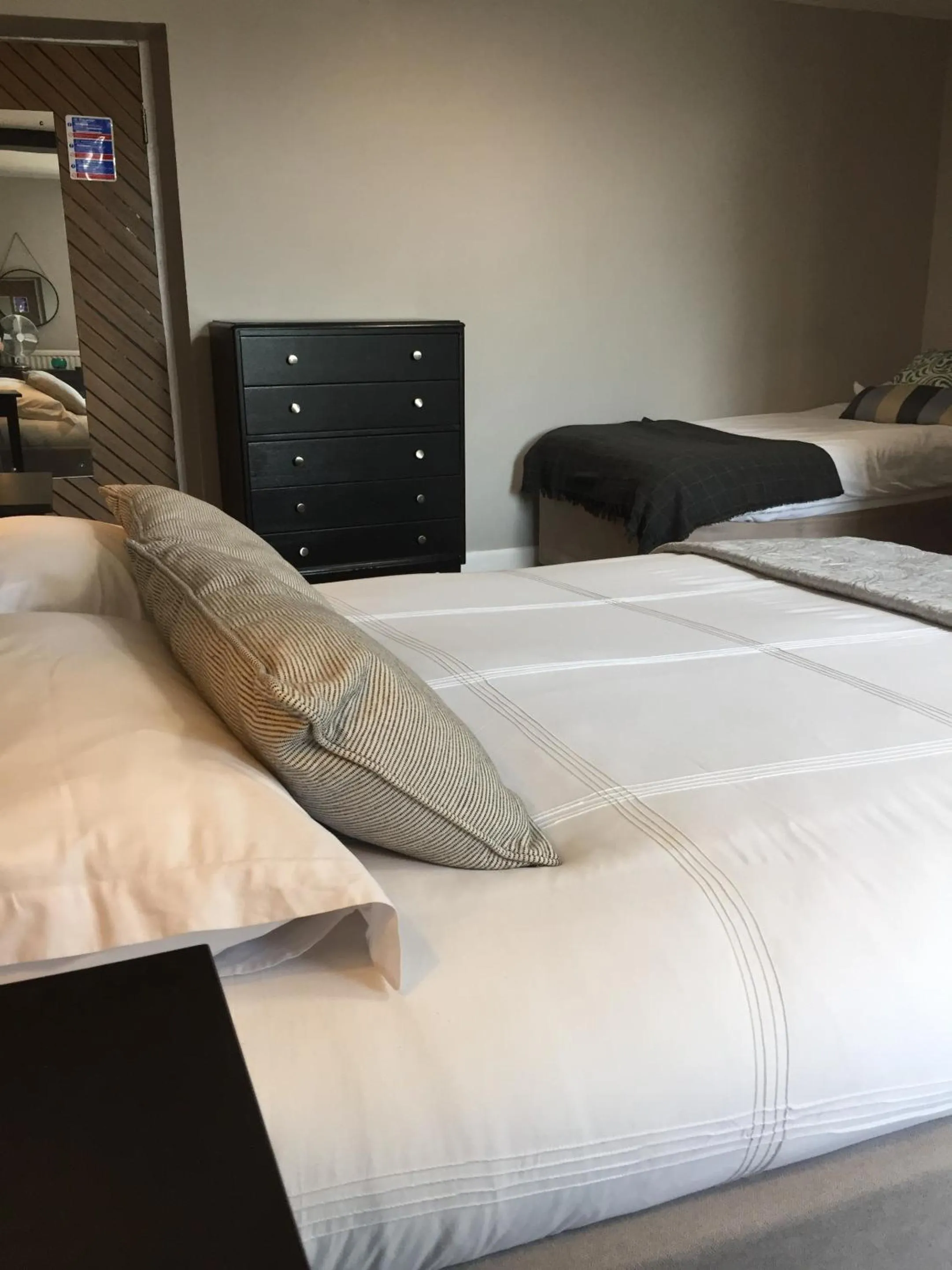 Bedroom, Bed in Castle Lodge Wilton