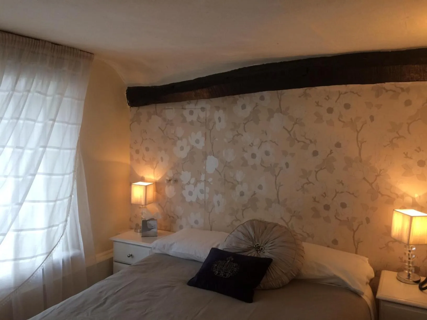 Bedroom, Bed in Castle Lodge Wilton