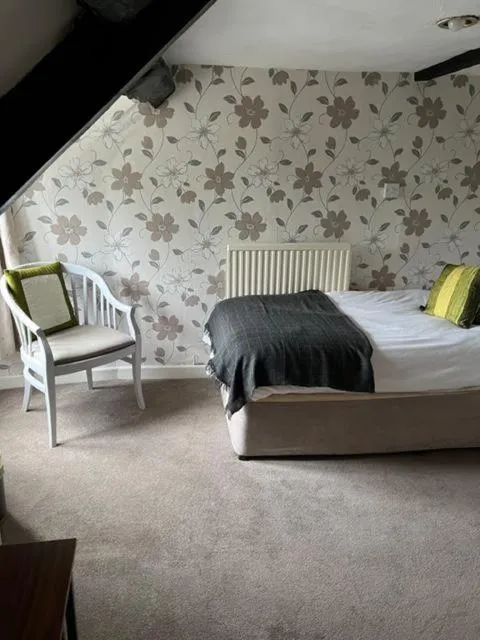 Bedroom, Bed in Castle Lodge Wilton