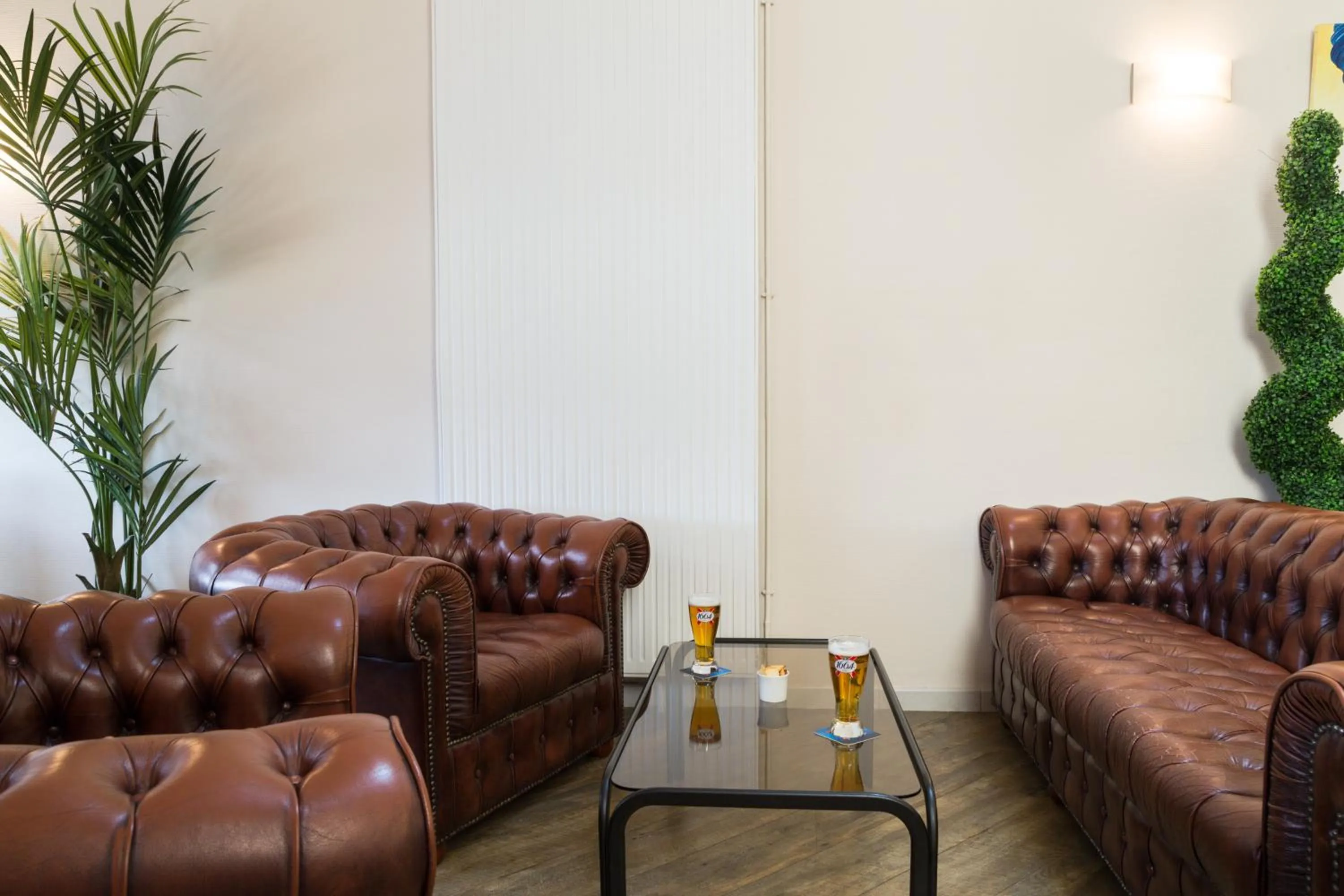 Lounge or bar in The Originals City, Hôtel L'Acropole, Saint-Etienne Sud