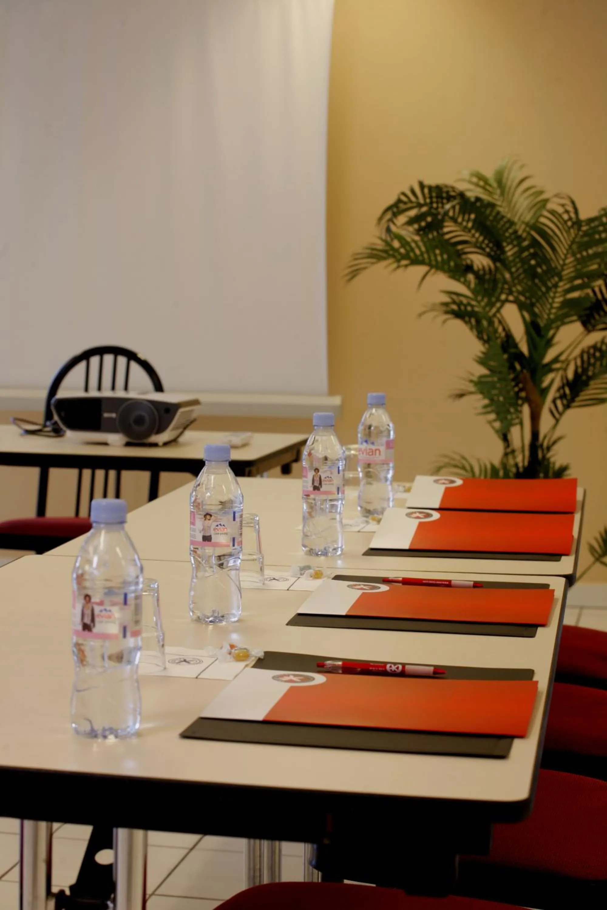 Meeting/conference room in The Originals City, Hôtel L'Acropole, Saint-Etienne Sud