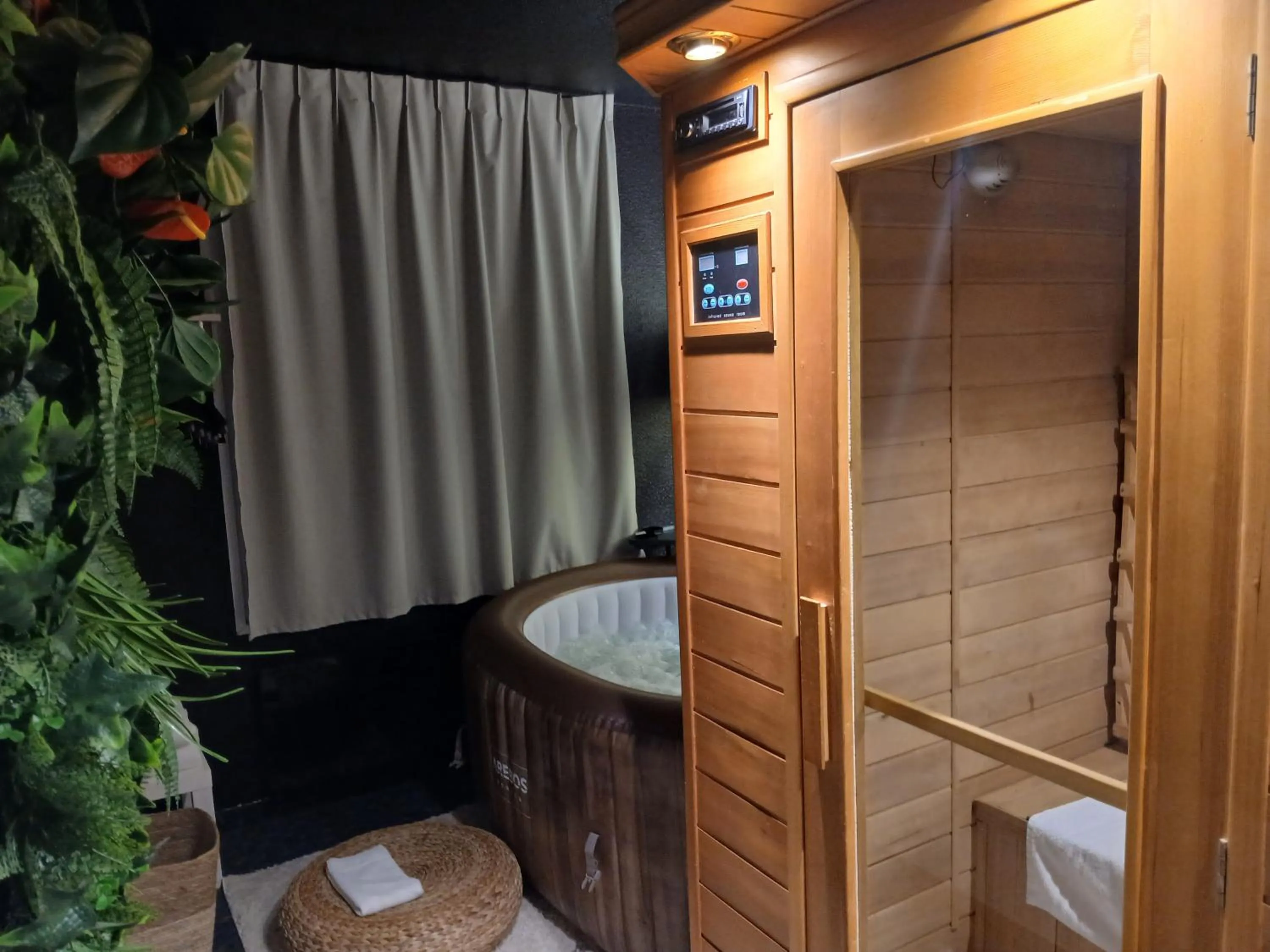 Spa and wellness centre/facilities in hôtel QUICK Palace Tours Nord