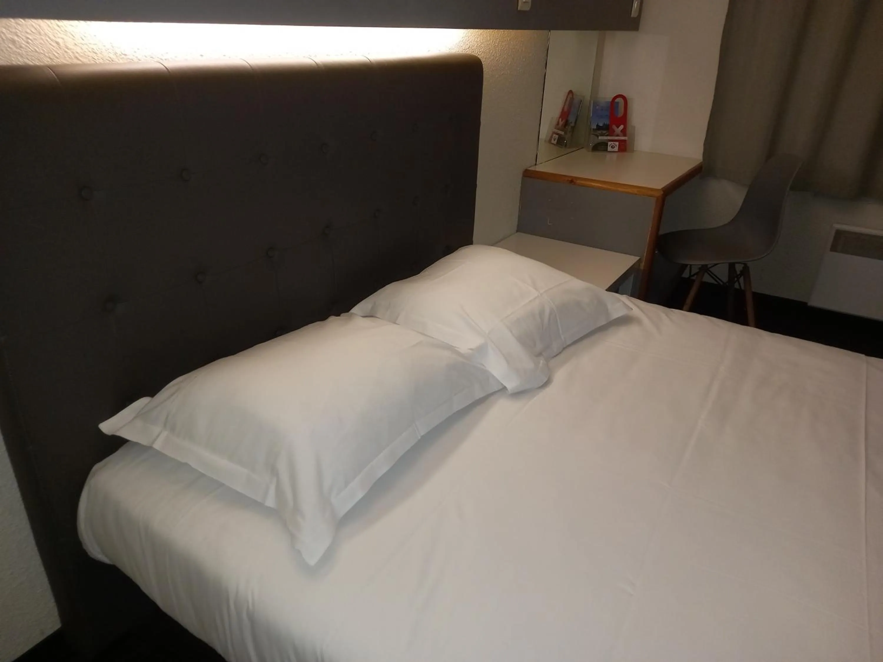 Bed in hôtel QUICK Palace Tours Nord