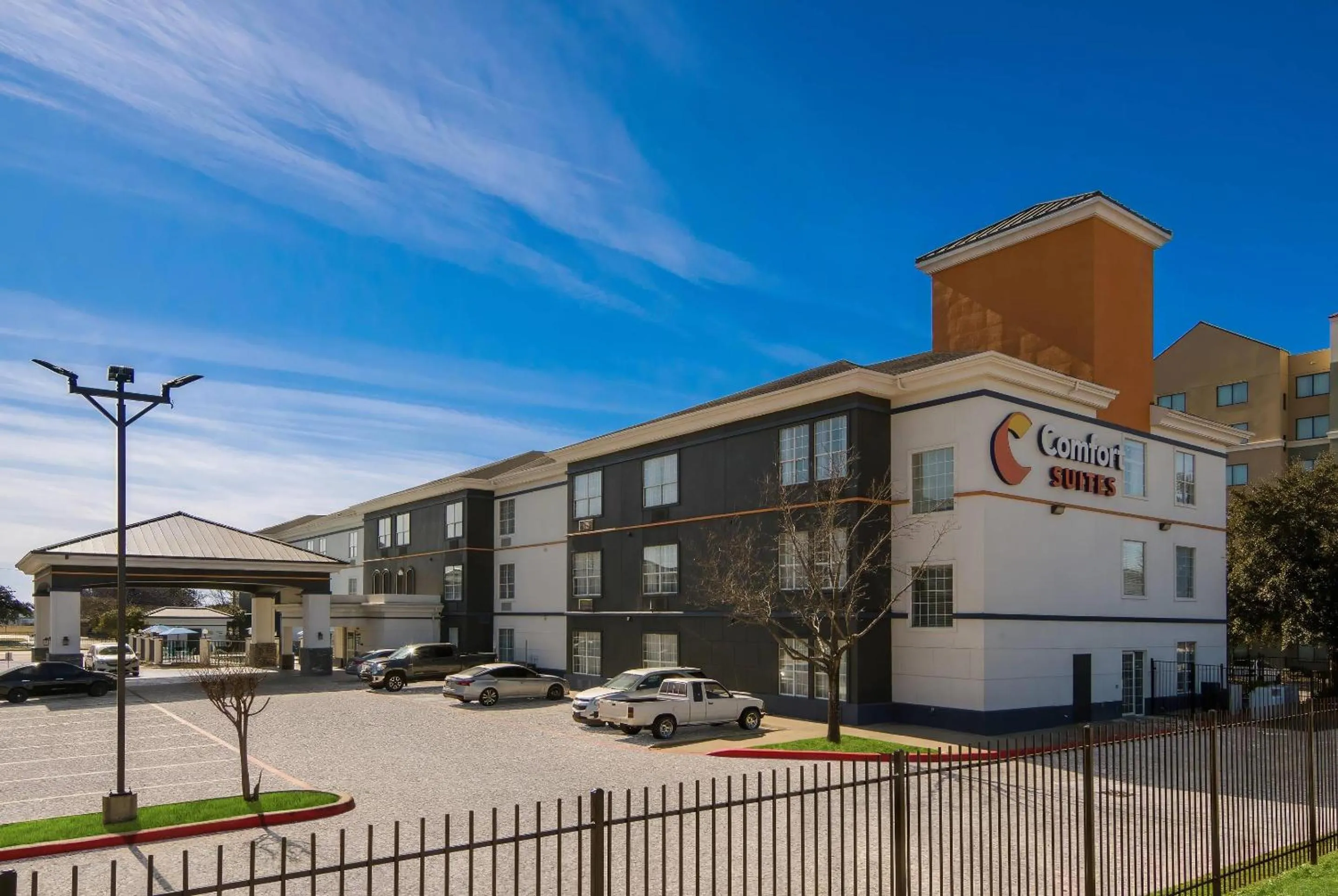 Property building in Comfort Suites Fort Worth North Fossil Creek
