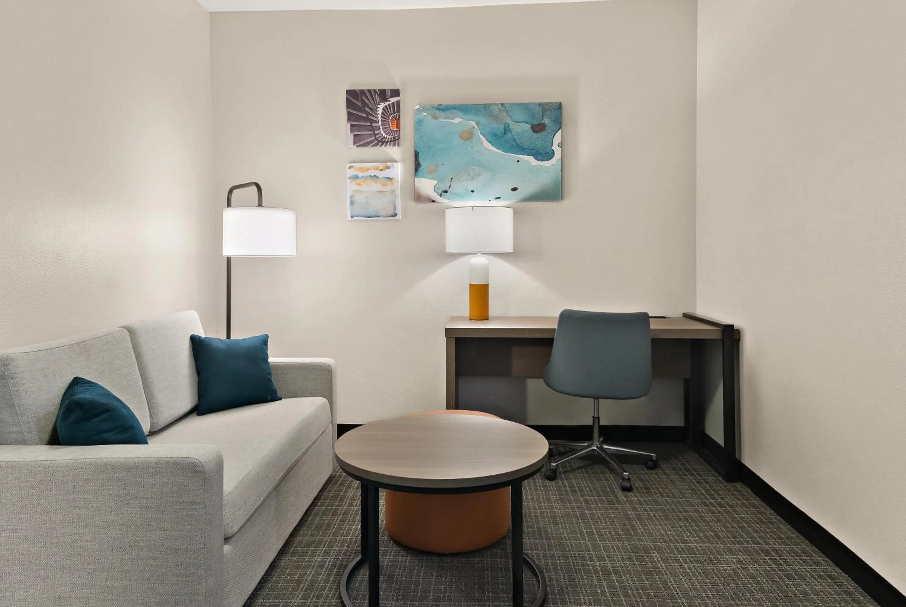 Living room in Comfort Suites Fort Worth North Fossil Creek