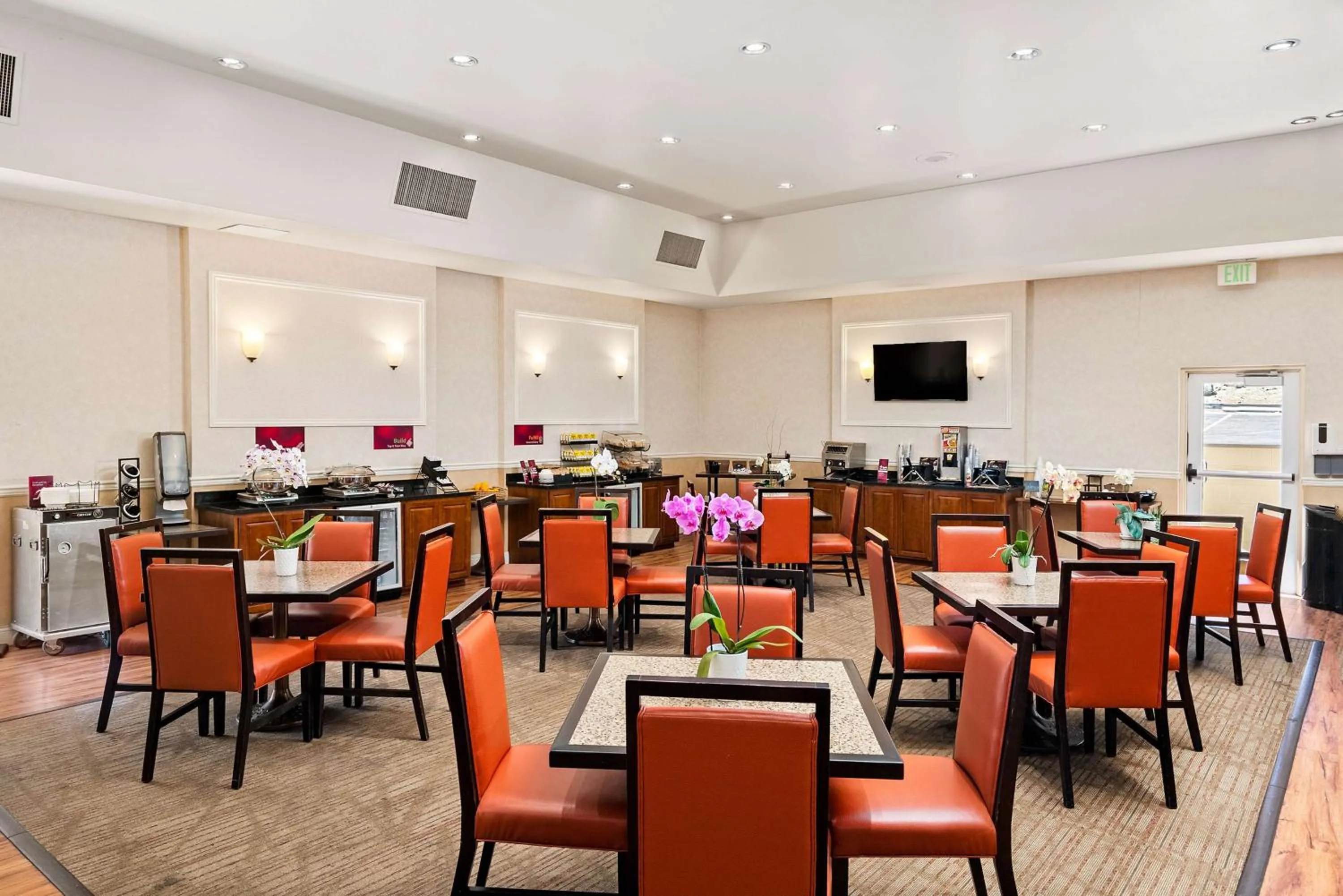 Breakfast in Best Western Plus Royal Oak Hotel