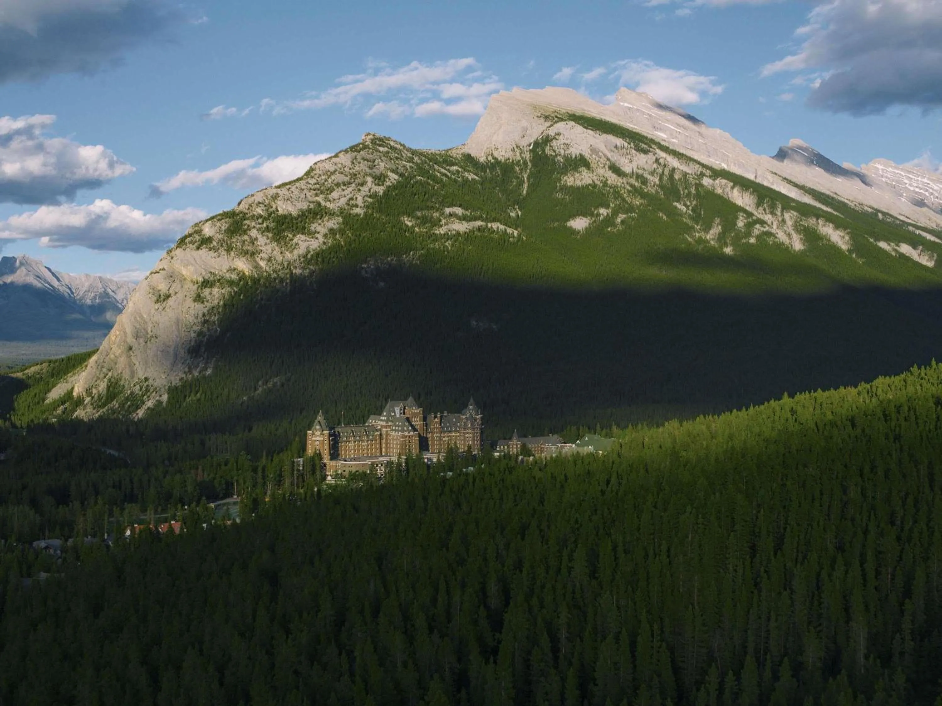 Property building in Fairmont Banff Springs