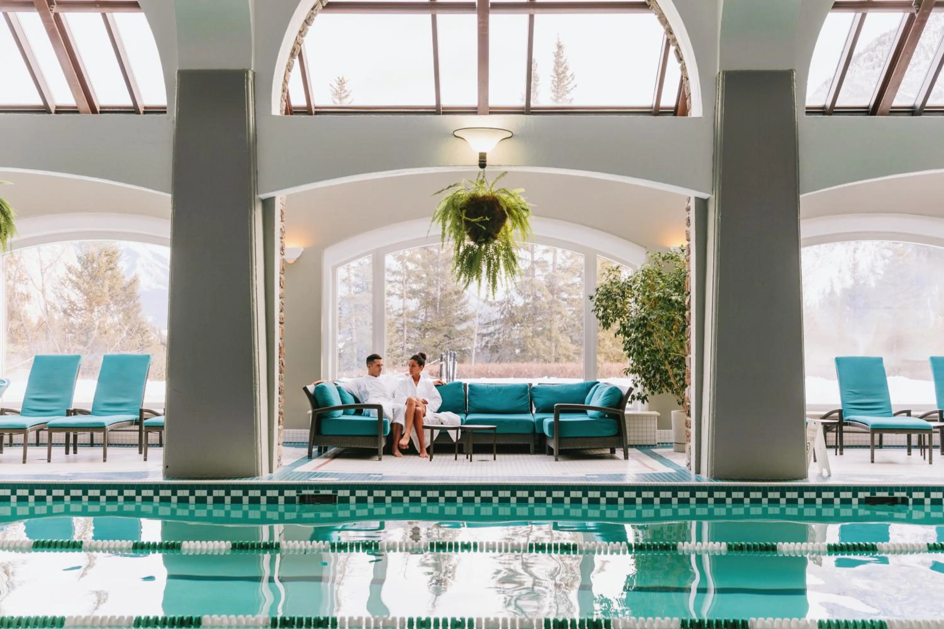 Swimming pool in Fairmont Banff Springs