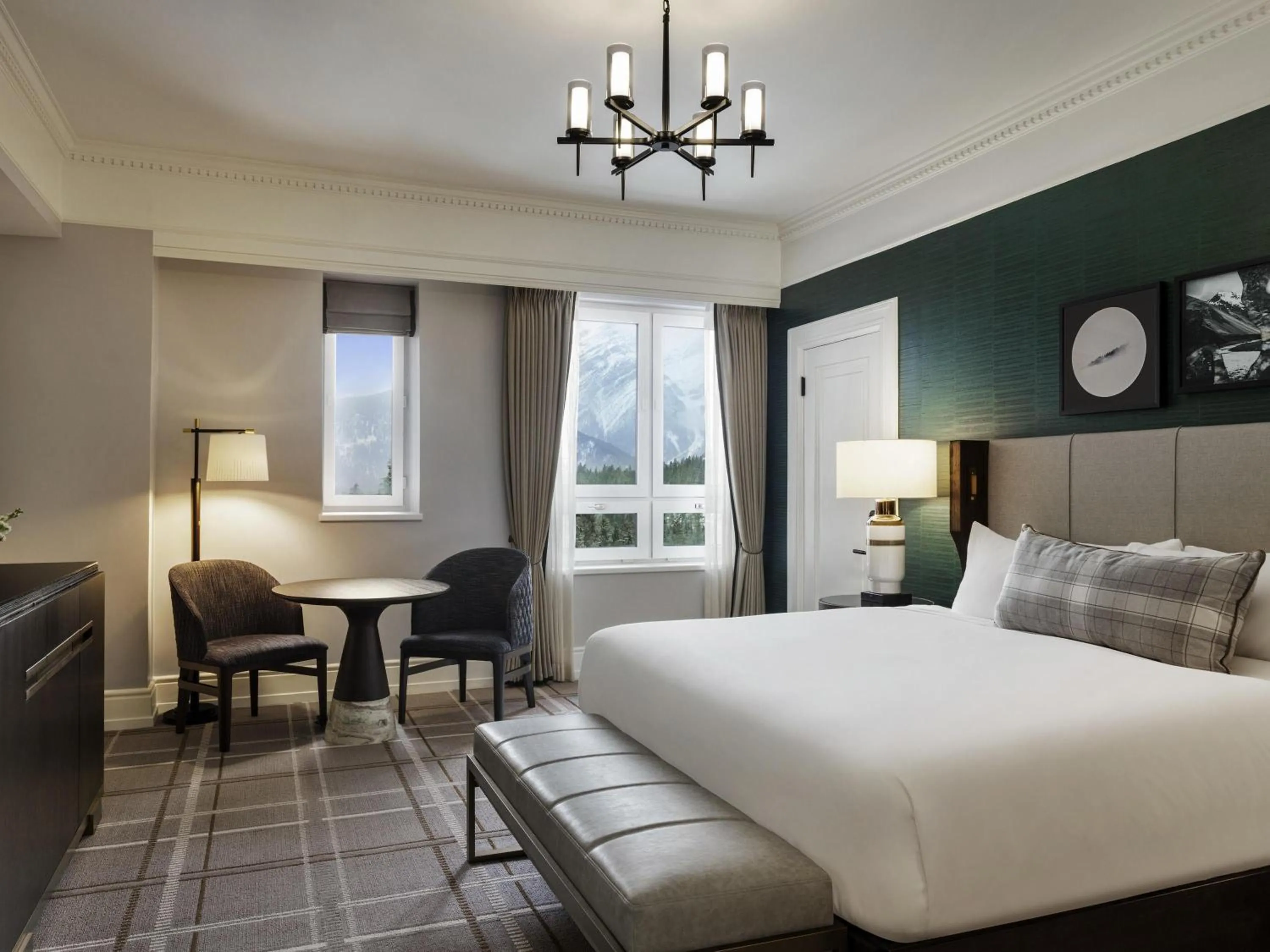 Bedroom, Bed in Fairmont Banff Springs