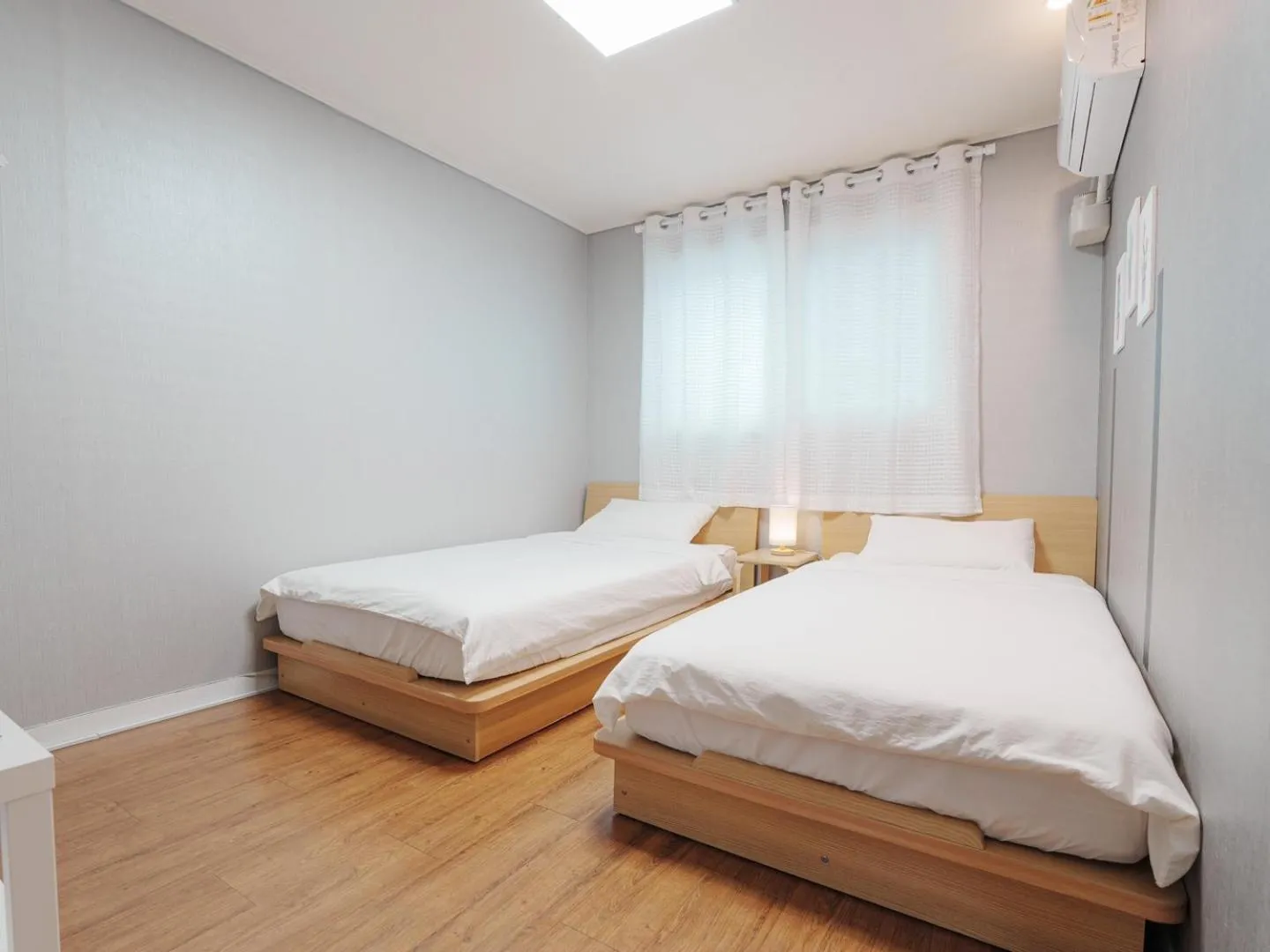 Bedroom, Bed in 인천공항 게스트하우스 레인부츠