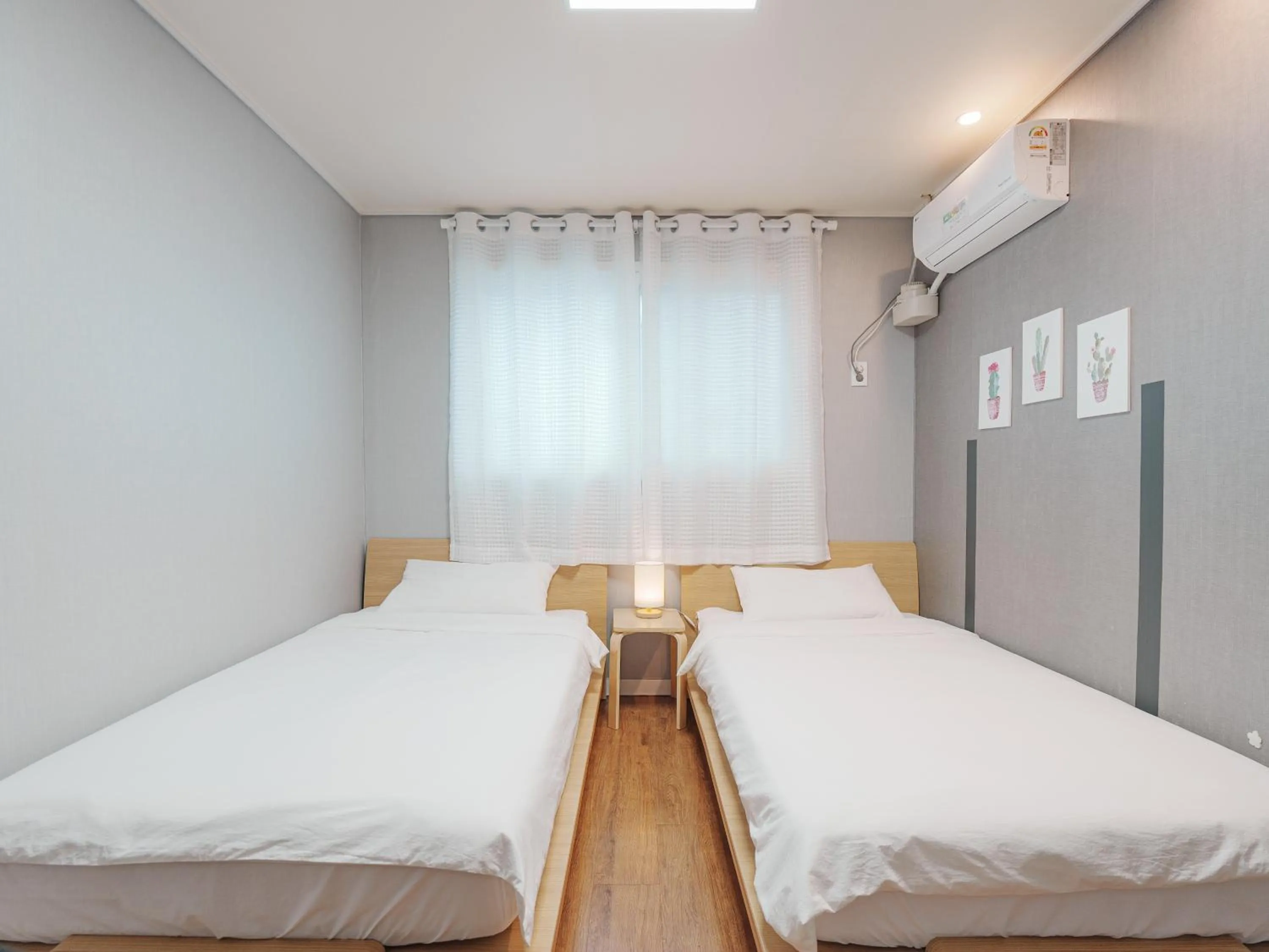 Bedroom, Bed in 인천공항 게스트하우스 레인부츠