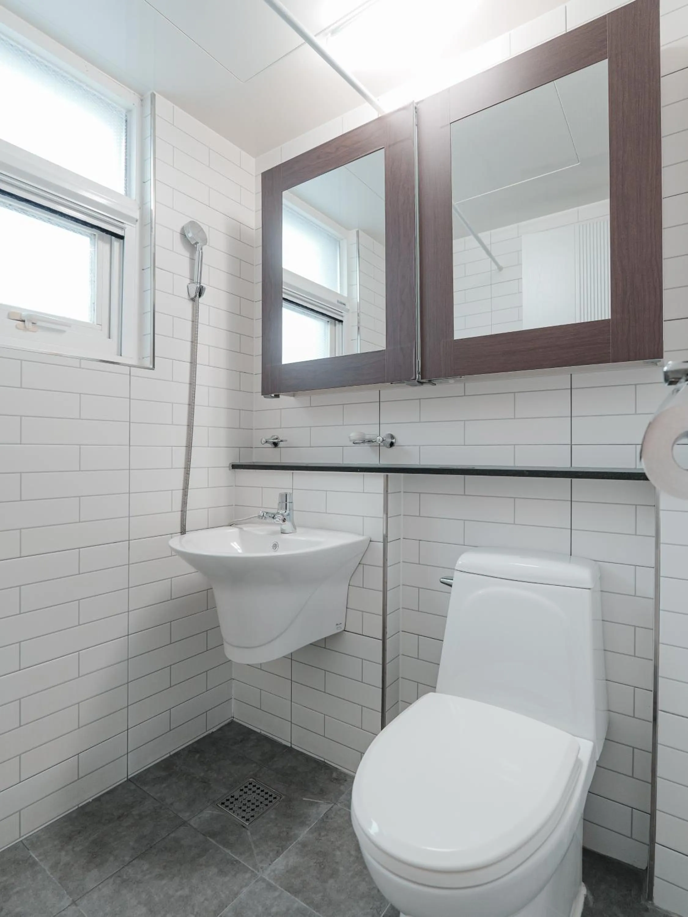 Bathroom in 인천공항 게스트하우스 레인부츠