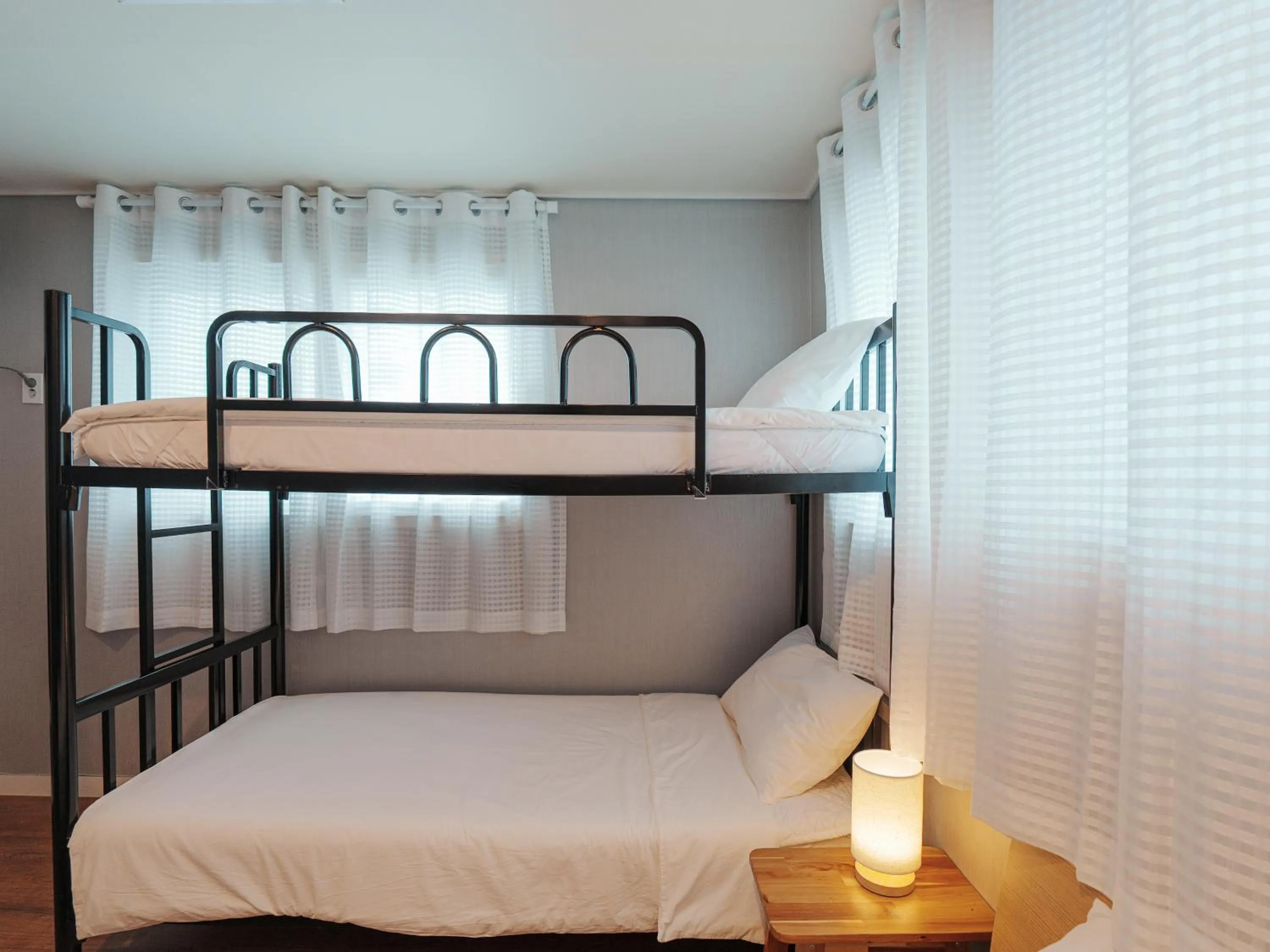 Bedroom, Bed in 인천공항 게스트하우스 레인부츠