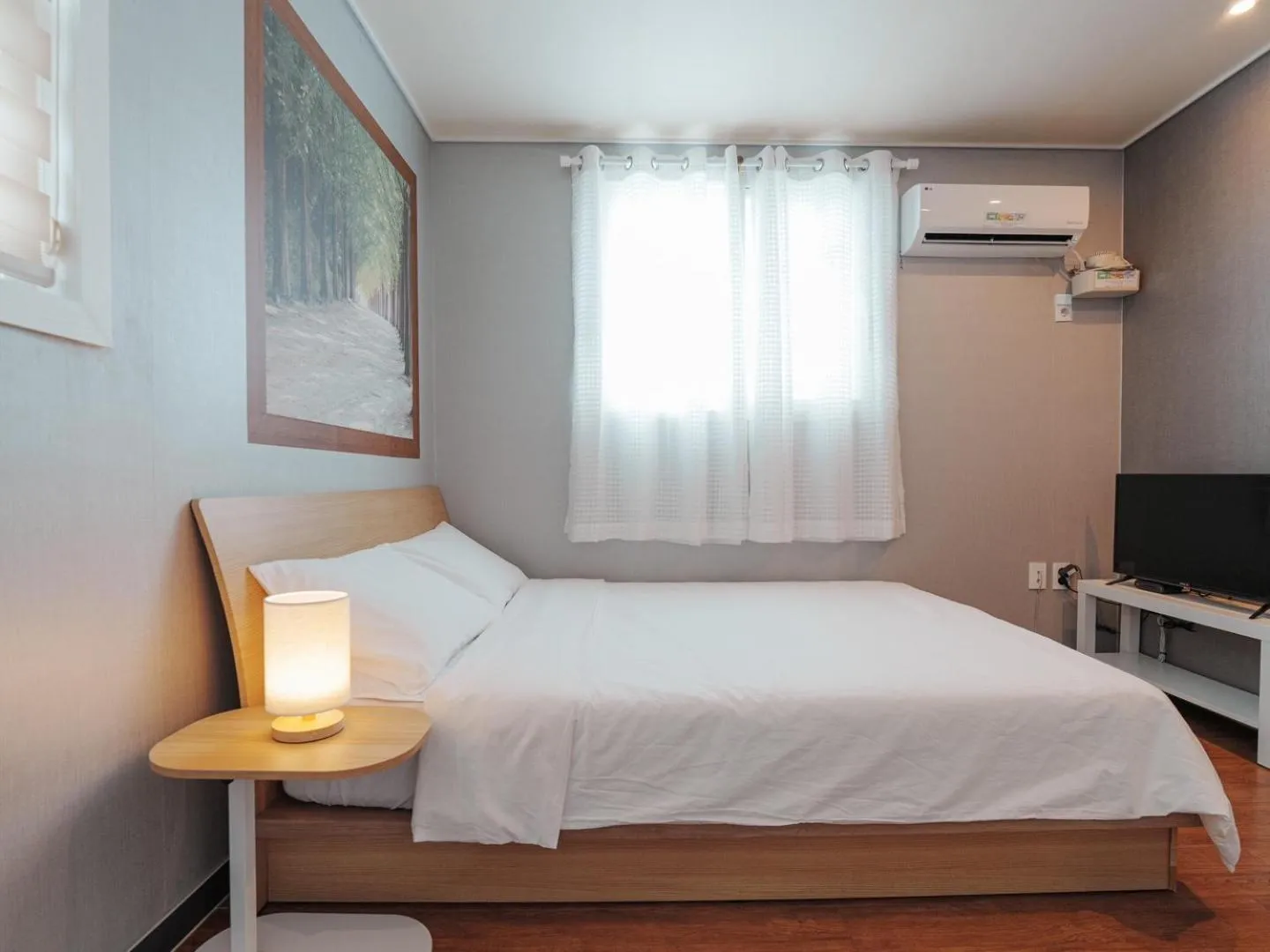 Bedroom, Bed in 인천공항 게스트하우스 레인부츠