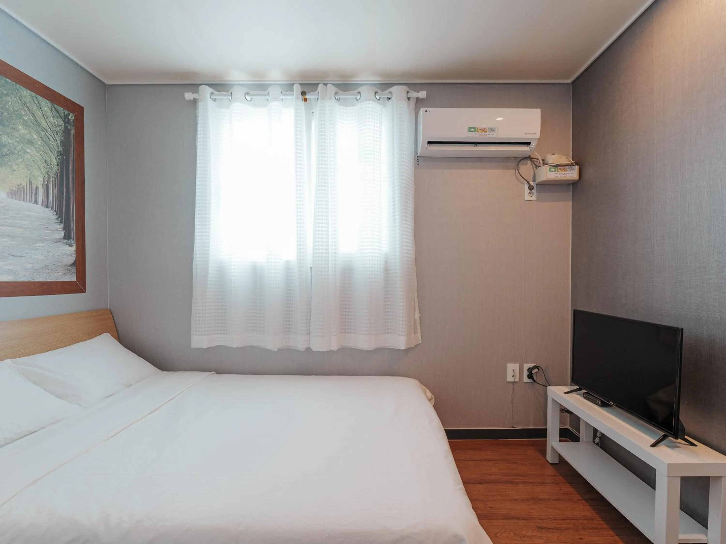 Bedroom, Bed in 인천공항 게스트하우스 레인부츠