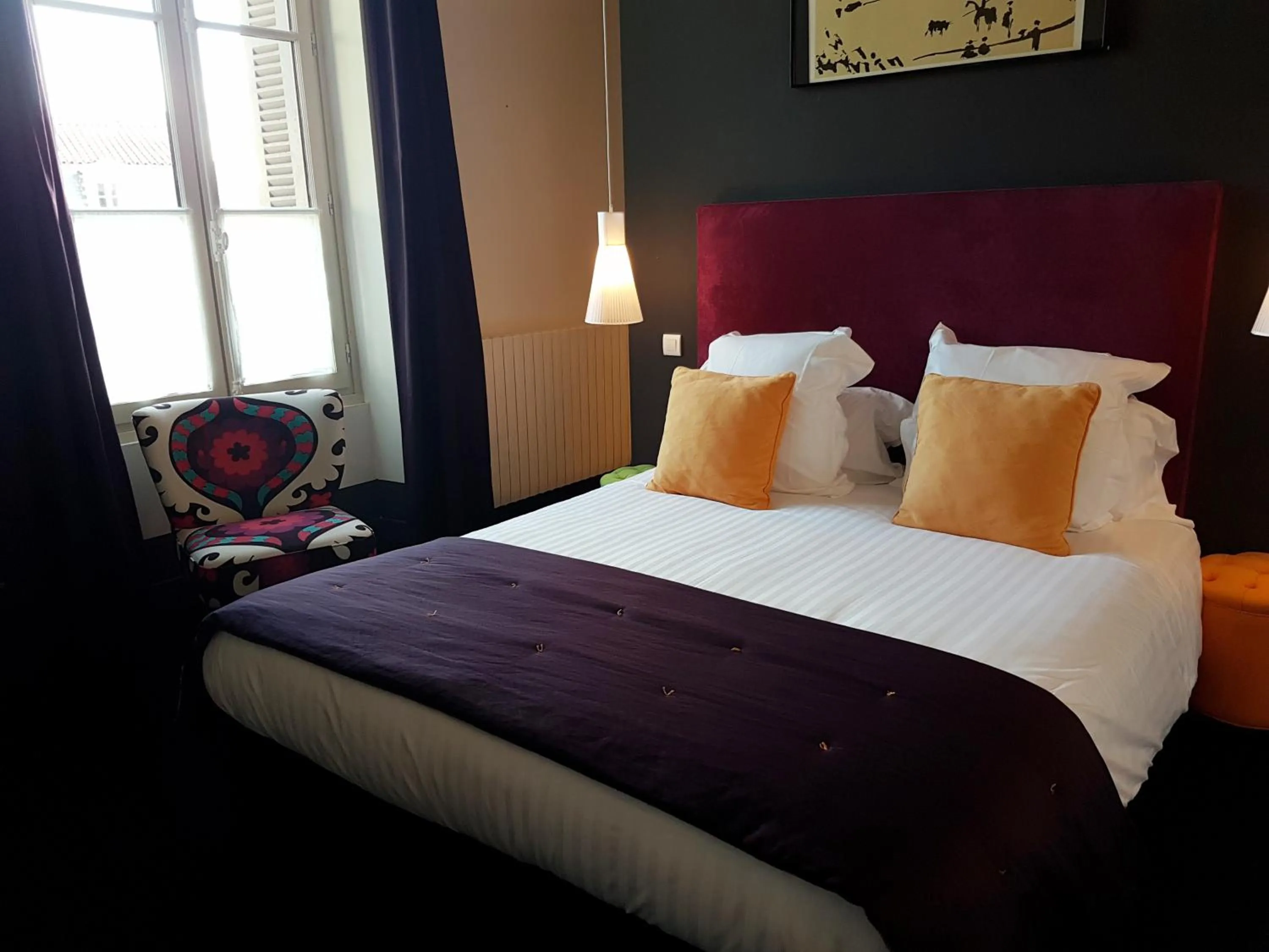 Photo of the whole room, Bed in Chambres d'Hôtes Maison La Porte Rouge