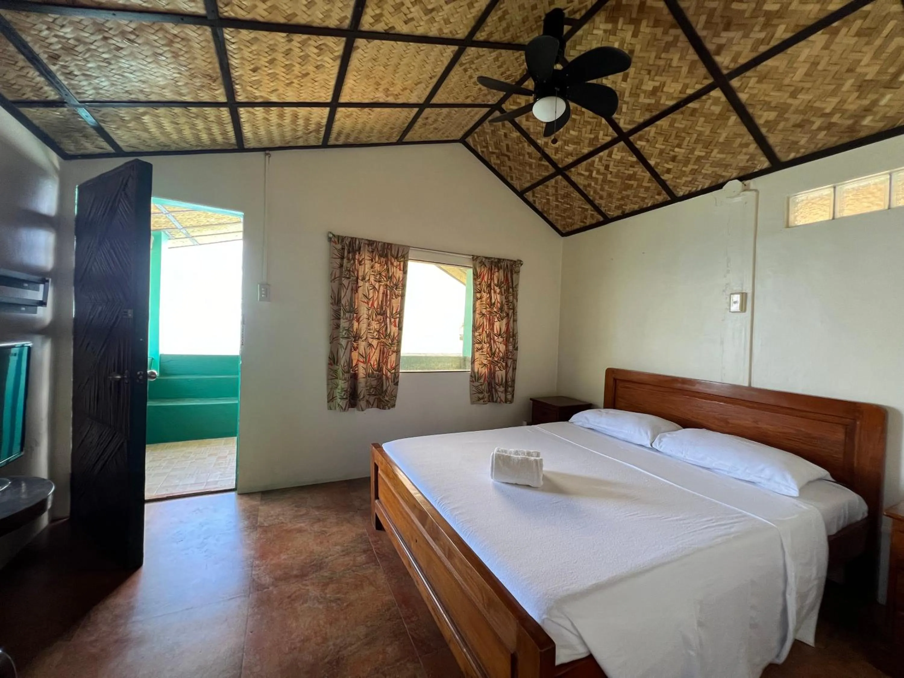 Bedroom, Bed in Bamboo Paradise Beach Resort