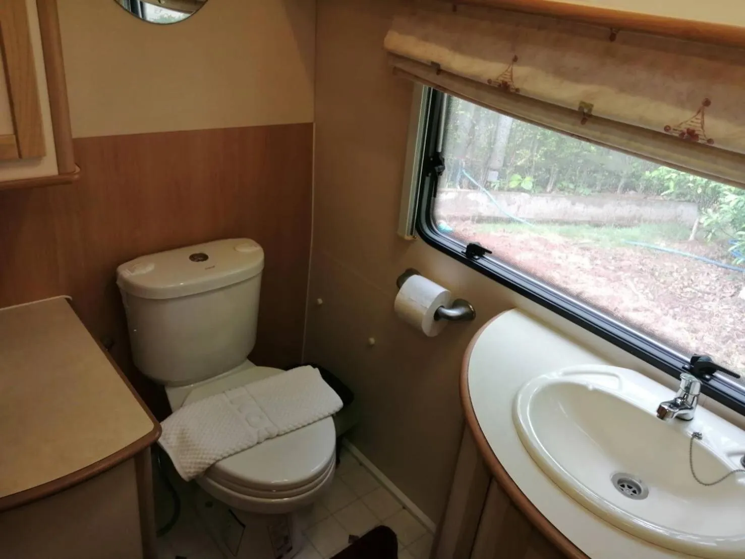 Toilet in Doithinnan Resort