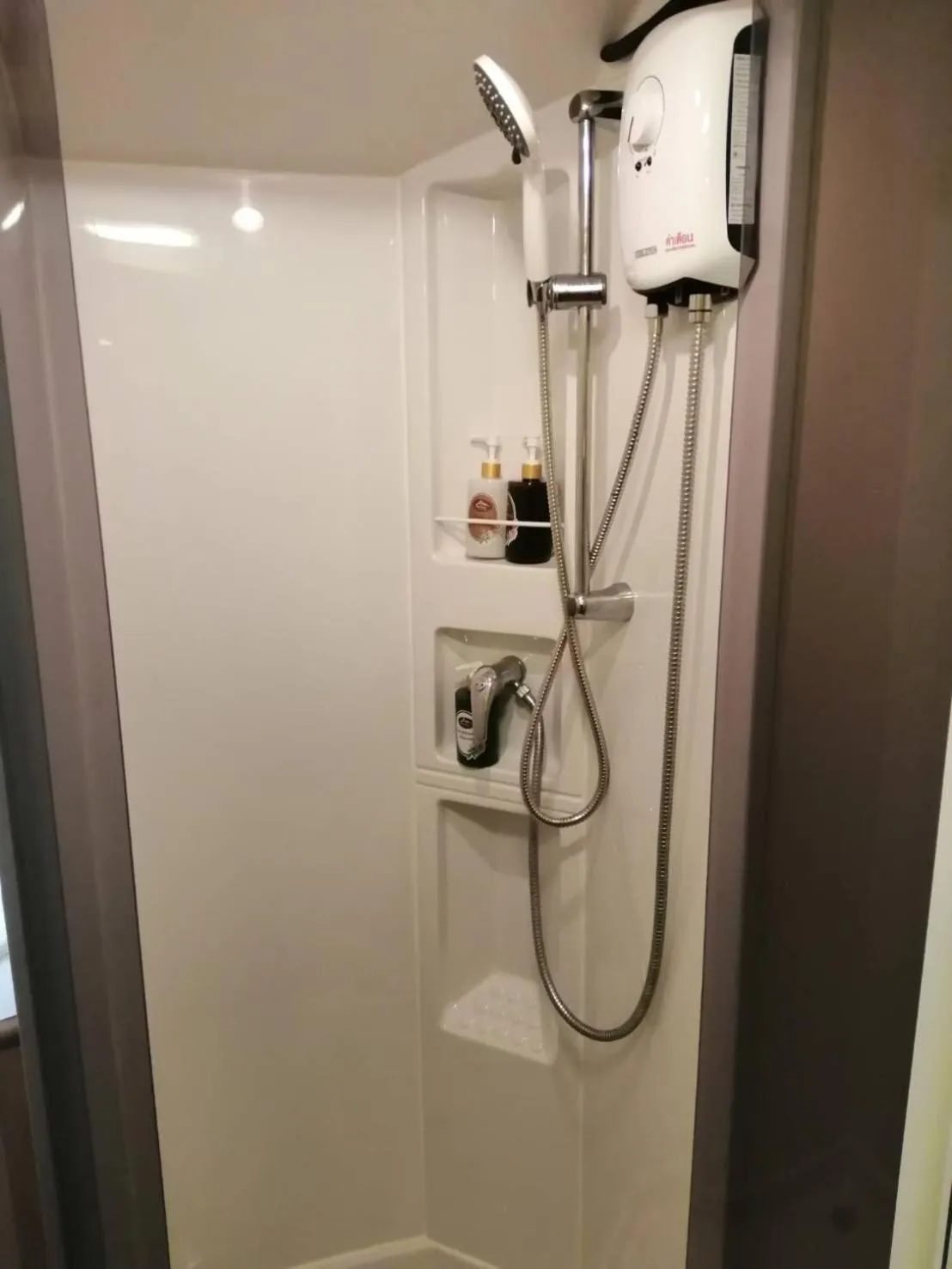 Shower in Doithinnan Resort