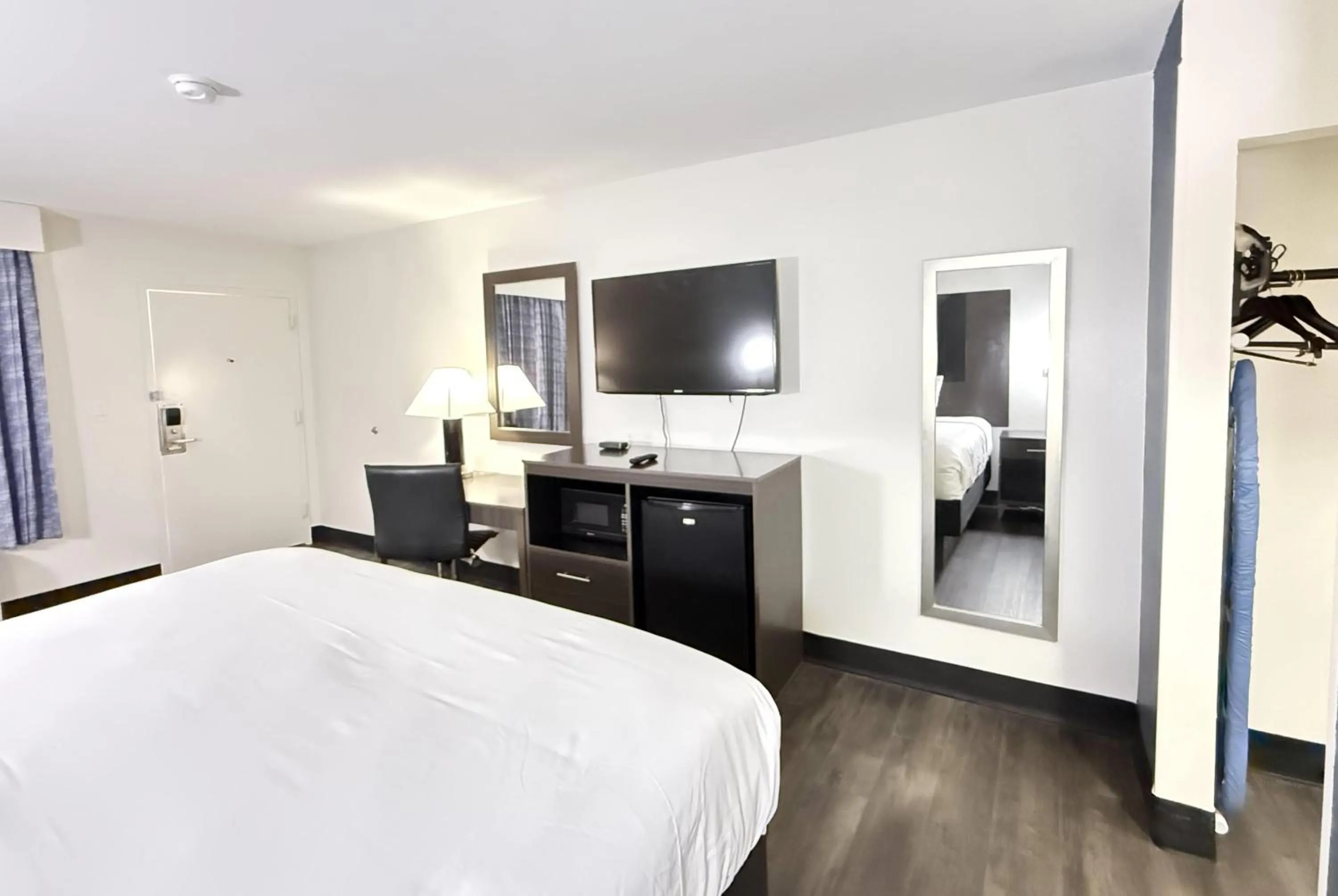 Bed in Baymont by Wyndham Tallahassee