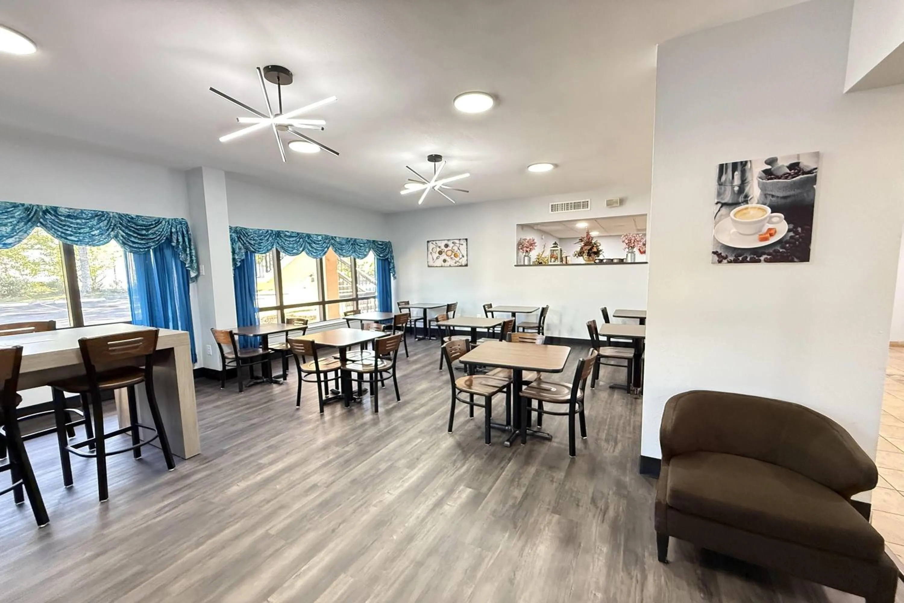 Breakfast in Baymont by Wyndham Tallahassee