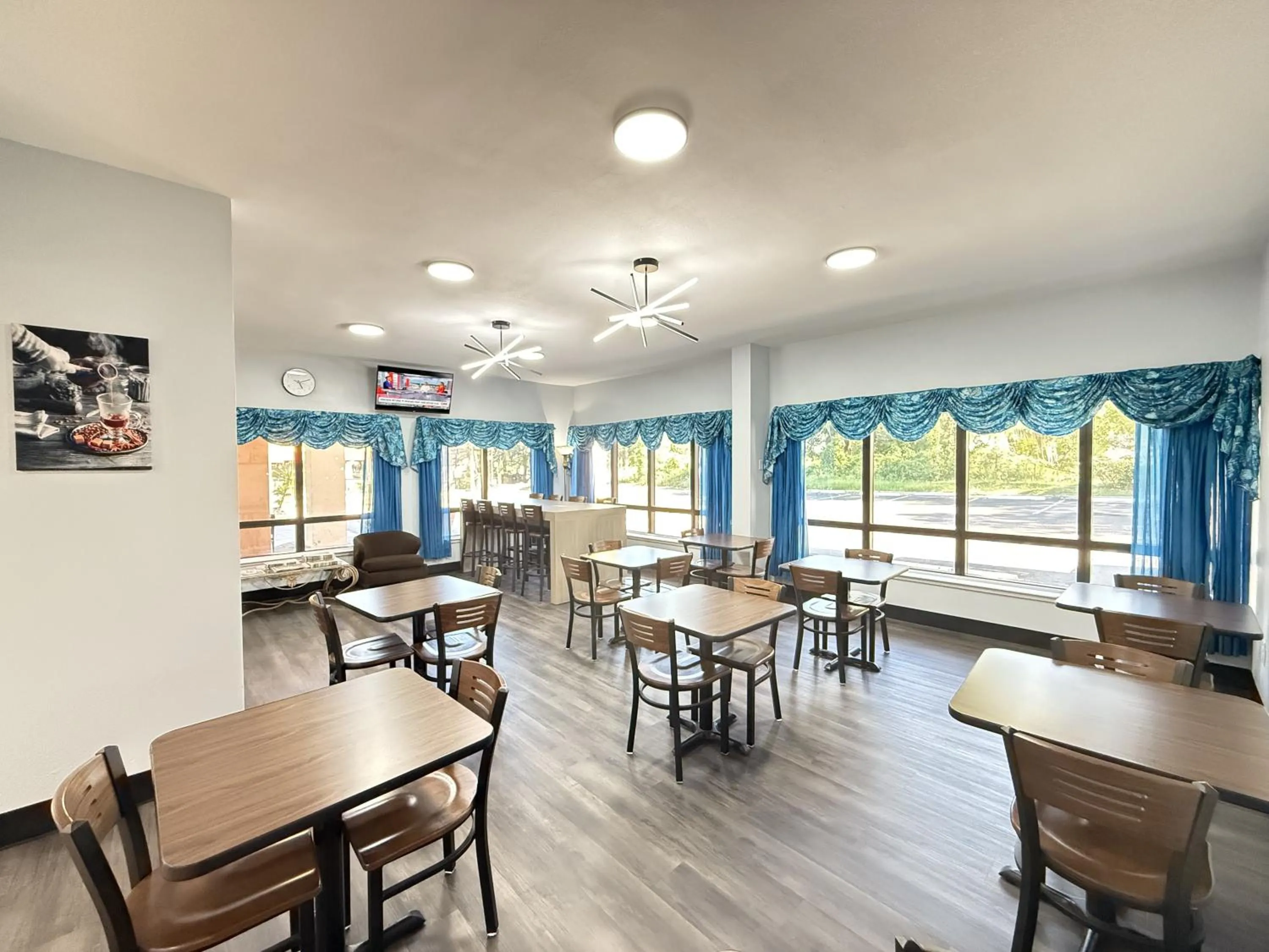 Restaurant/places to eat in Baymont by Wyndham Tallahassee