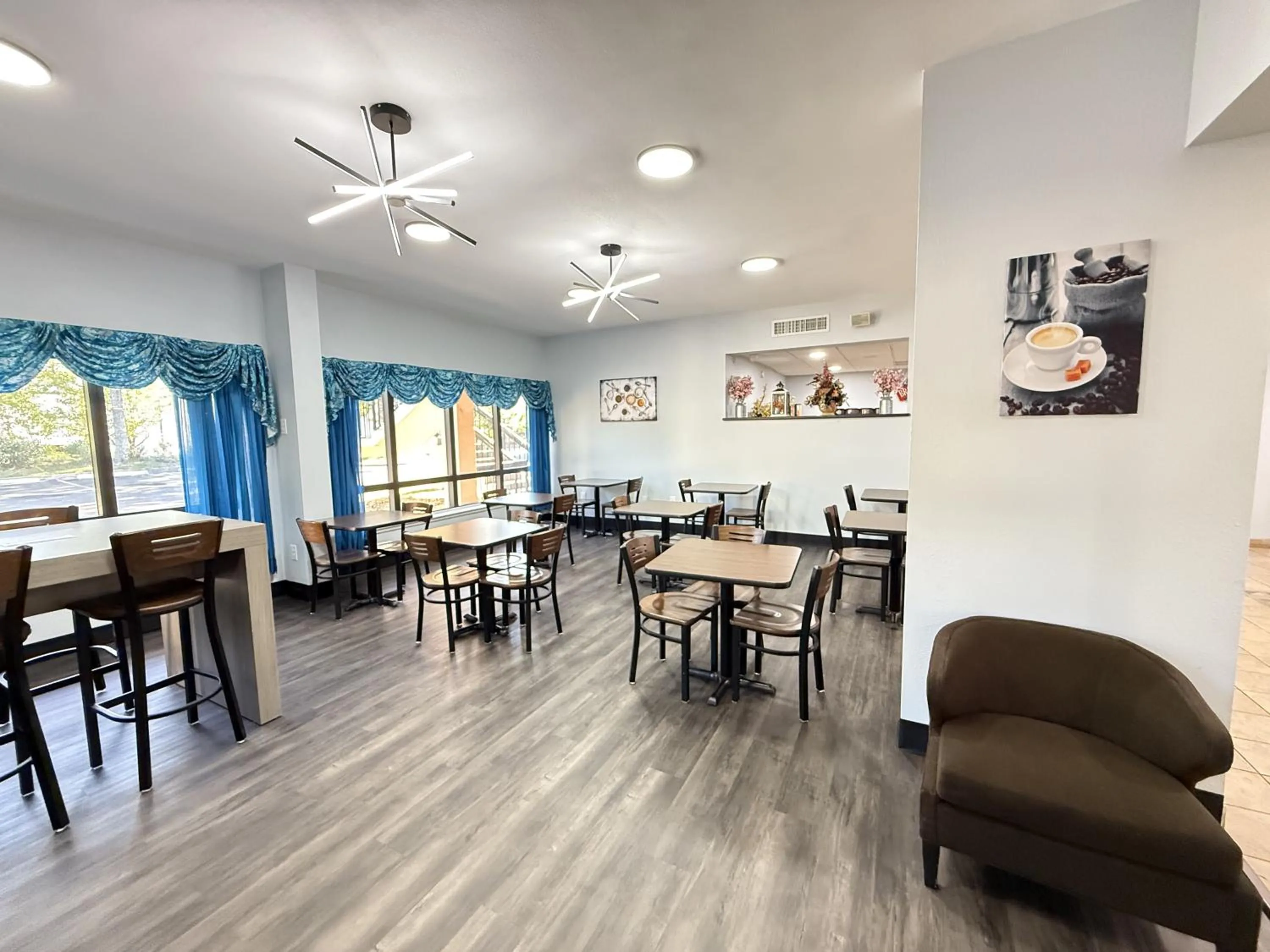 Restaurant/places to eat in Baymont by Wyndham Tallahassee