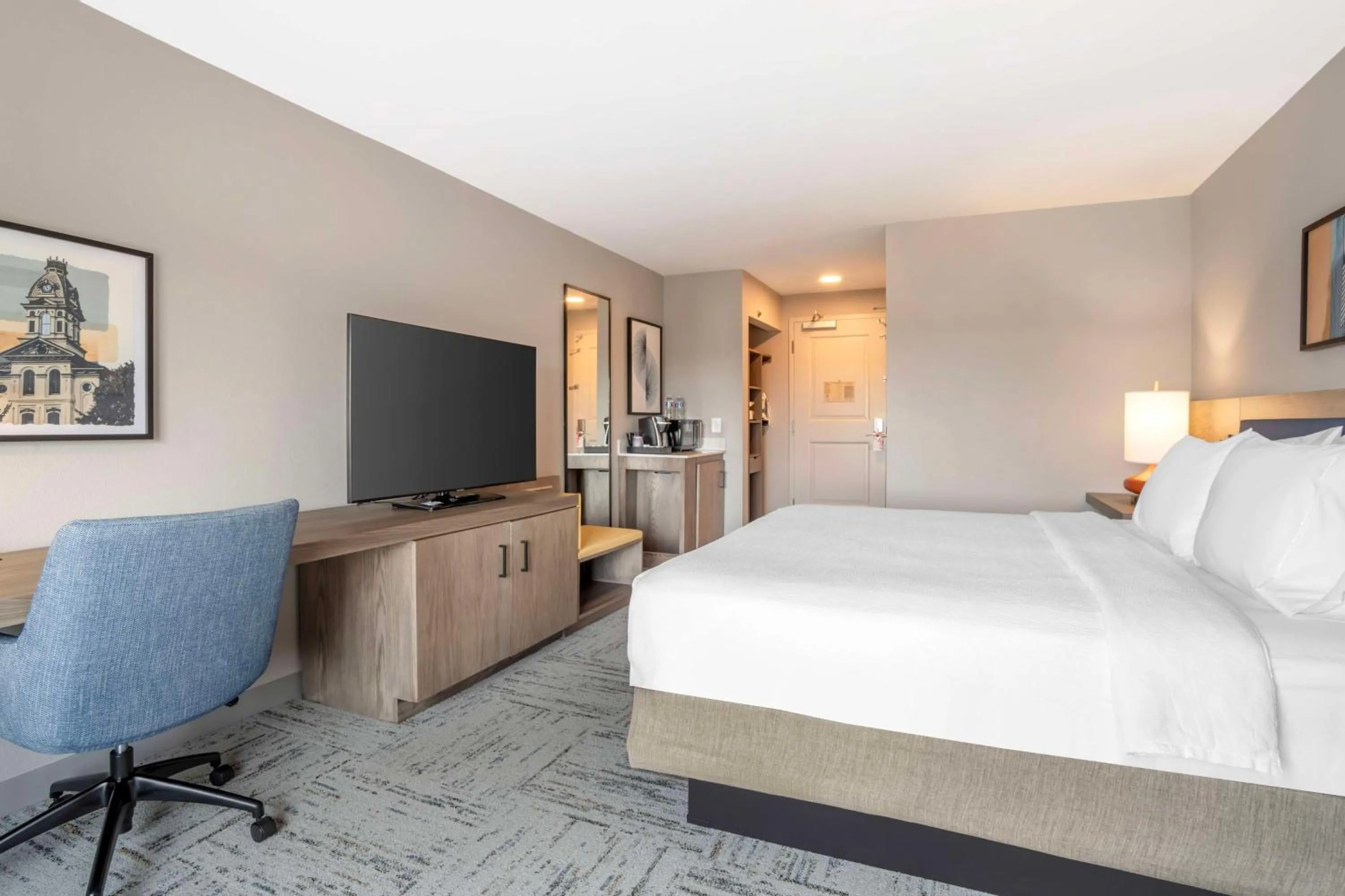 Bed in Hilton Garden Inn Charlotte/Concord