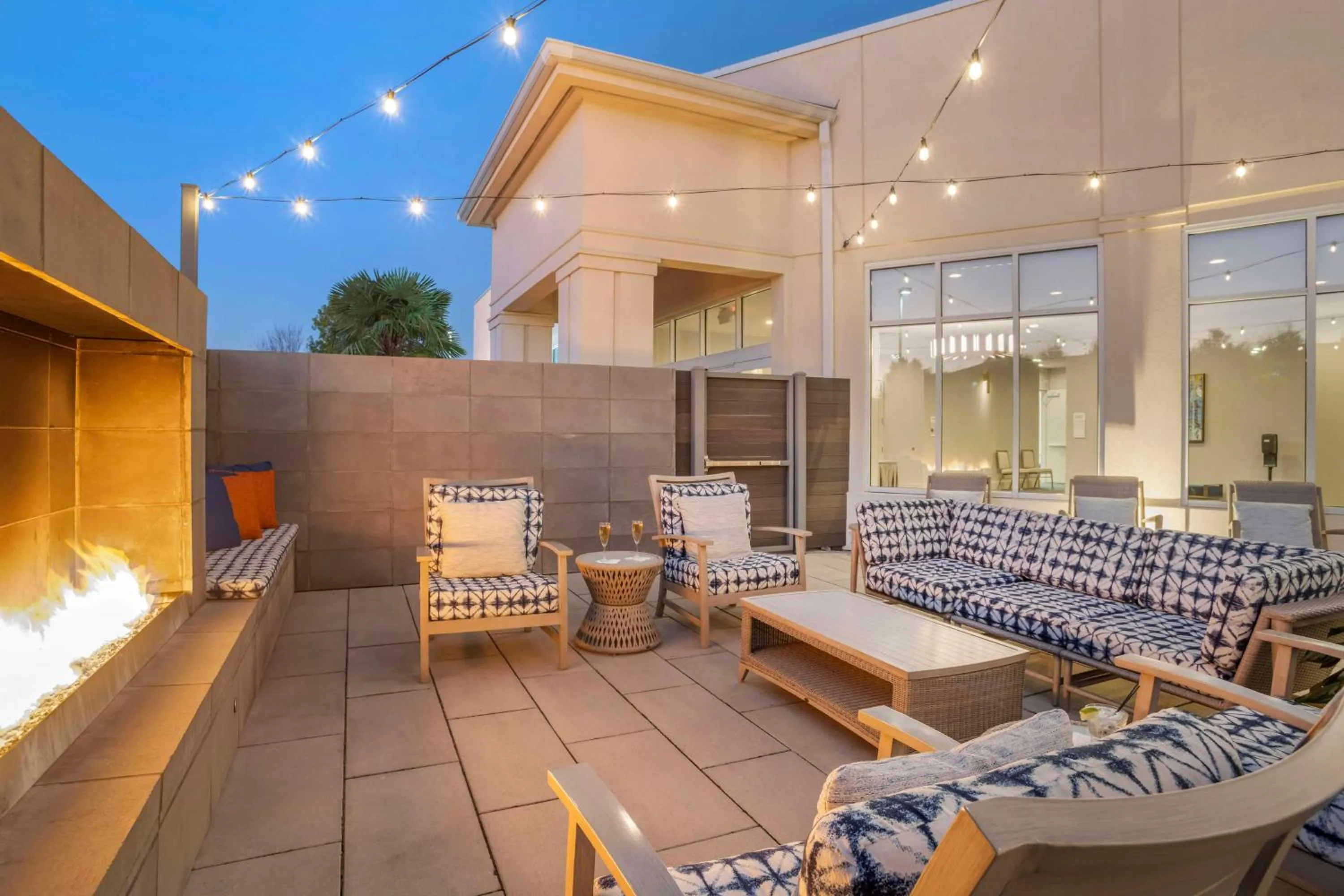 Patio in Hilton Garden Inn Charlotte/Concord