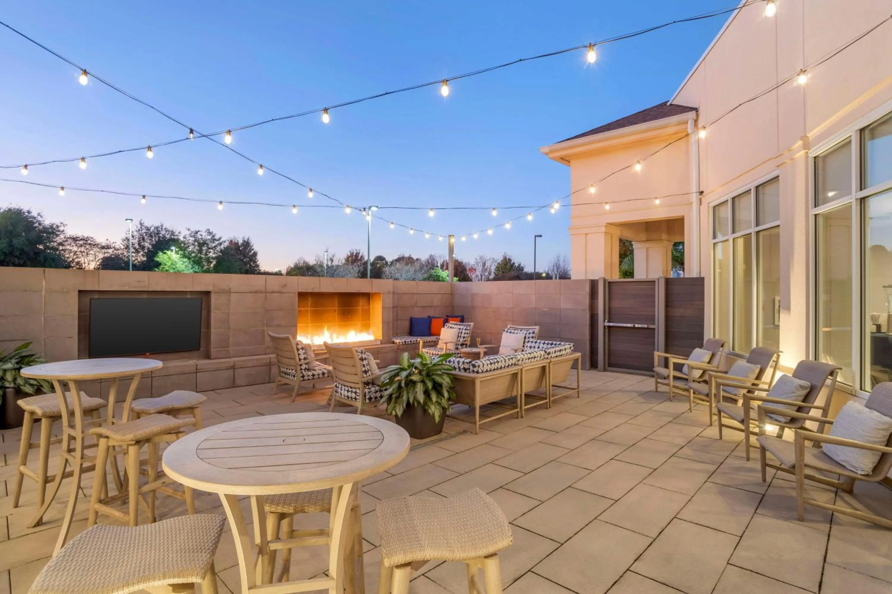 Patio in Hilton Garden Inn Charlotte/Concord