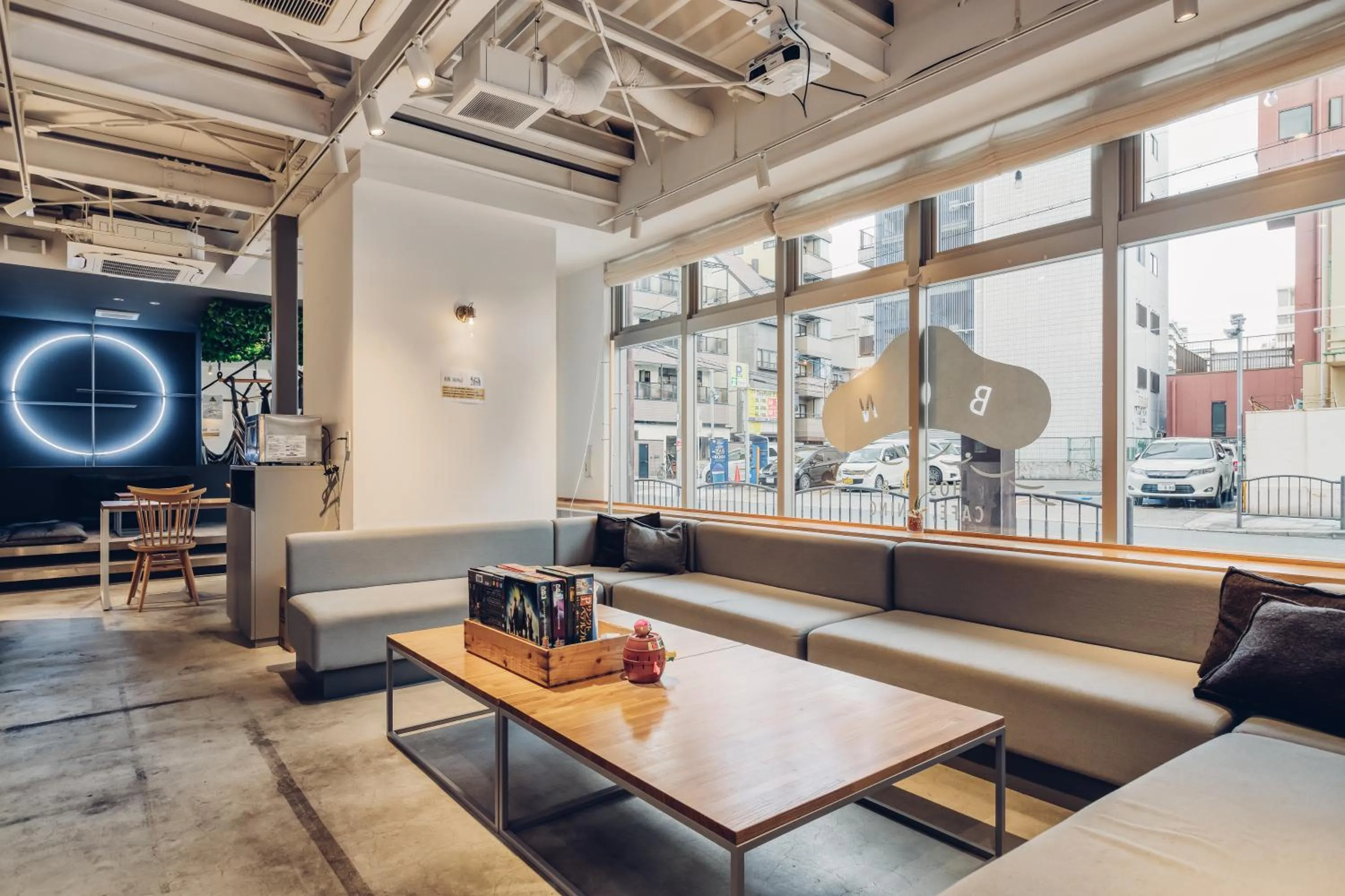 Communal lounge/ TV room in BON Hostel