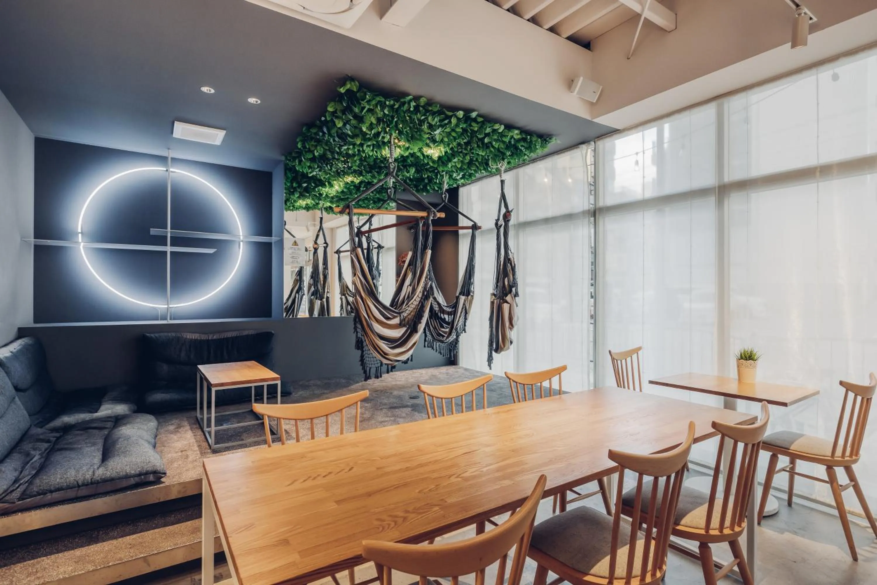 Lounge or bar in BON Hostel