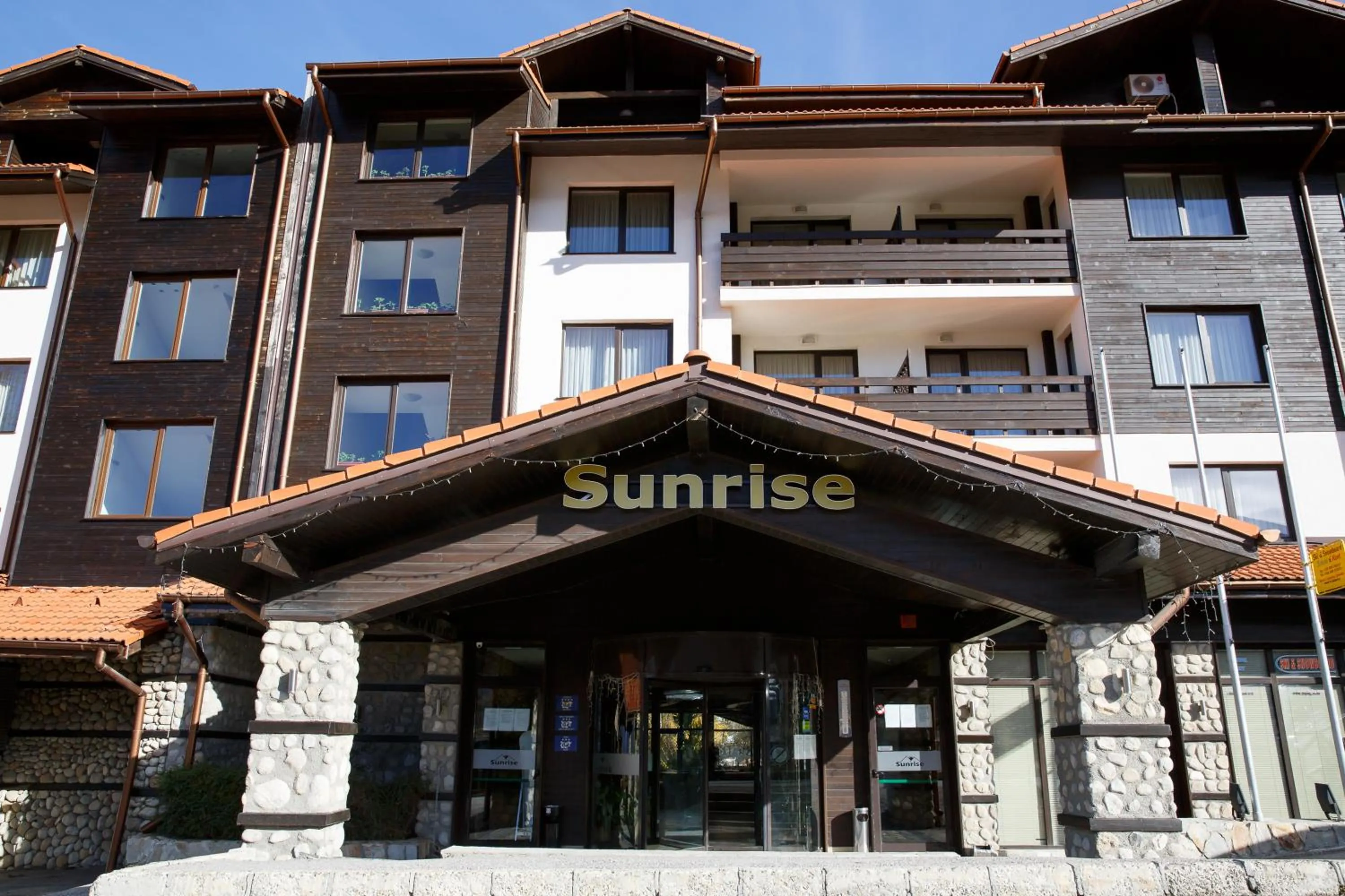 Sunrise Park Complex - Free Wellness