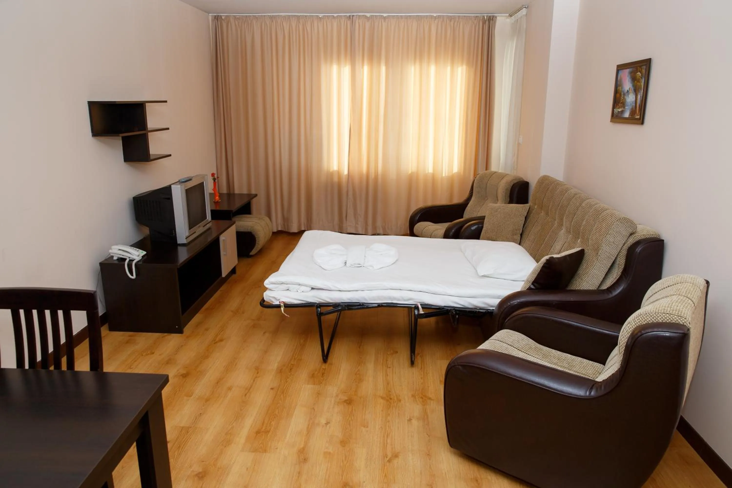 Sunrise Park Complex - Free Wellness