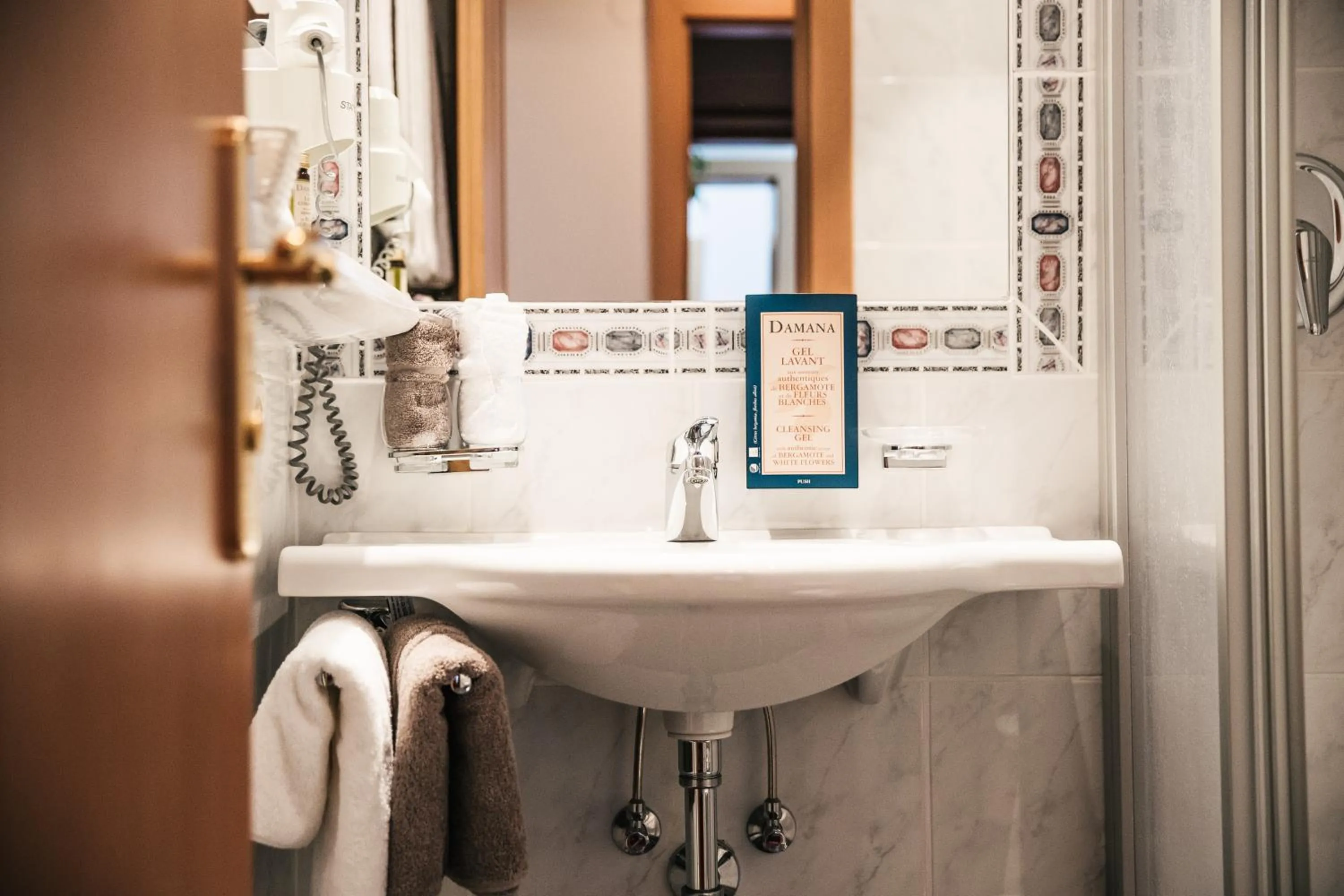 Bathroom in Arlen Lodge Hotel-Garni