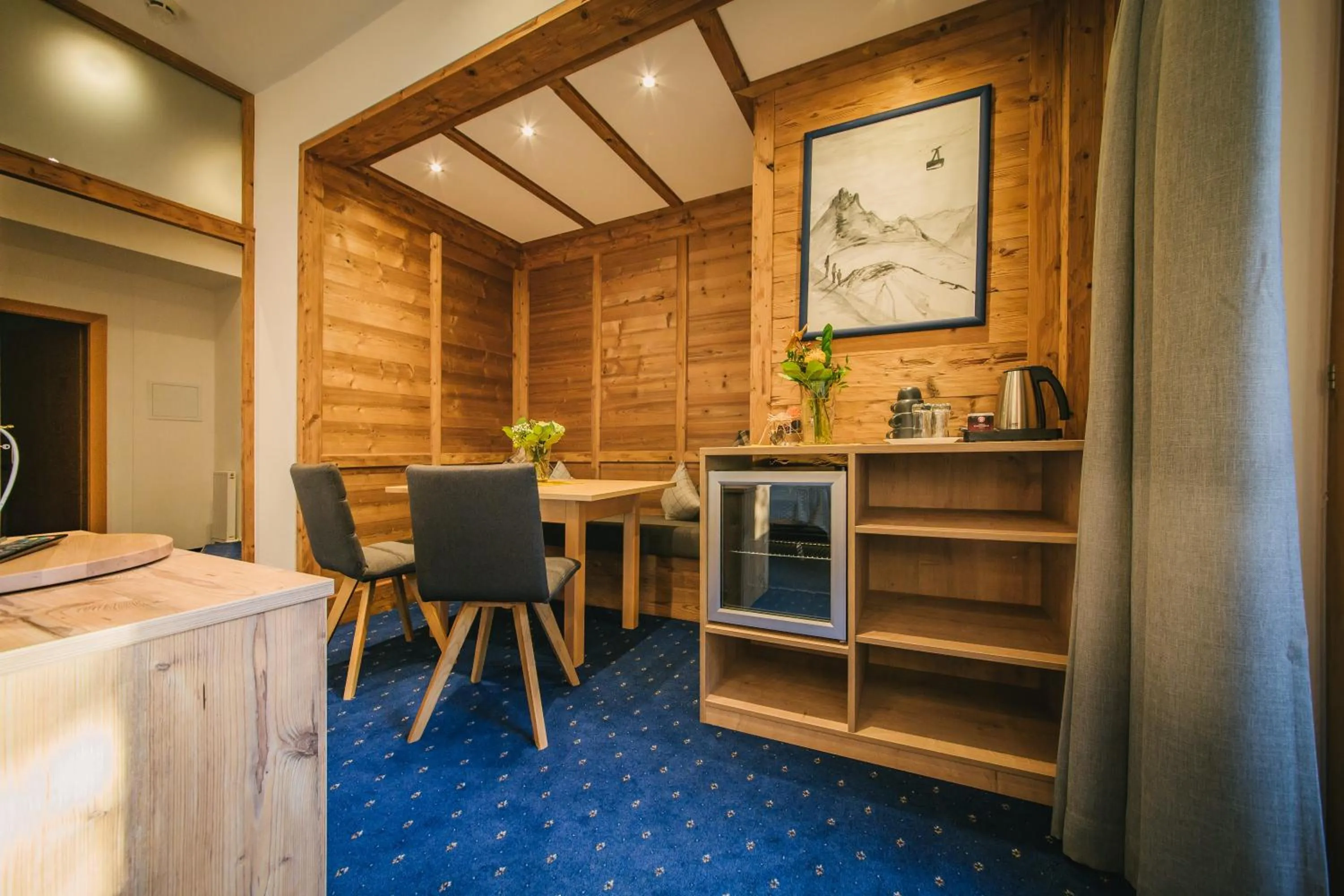 Seating area in Arlen Lodge Hotel-Garni