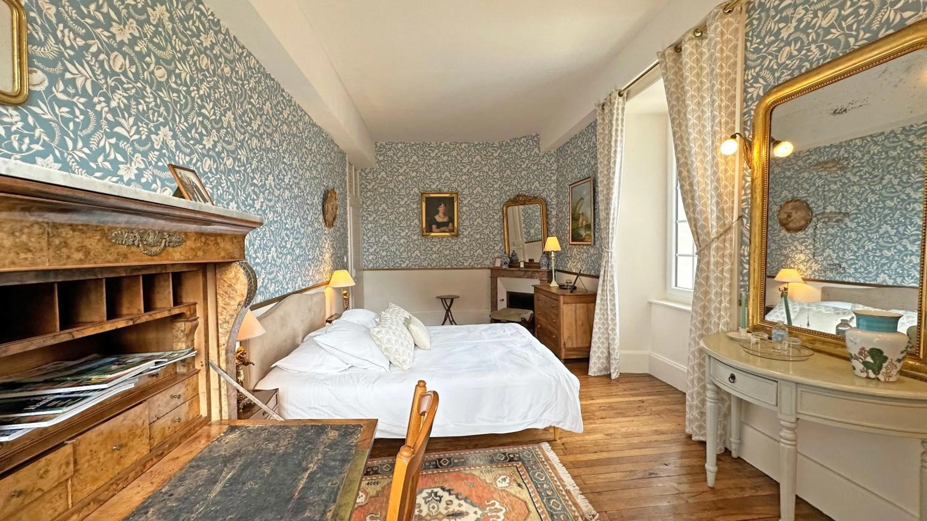 Bed in Château de la Chabroulie