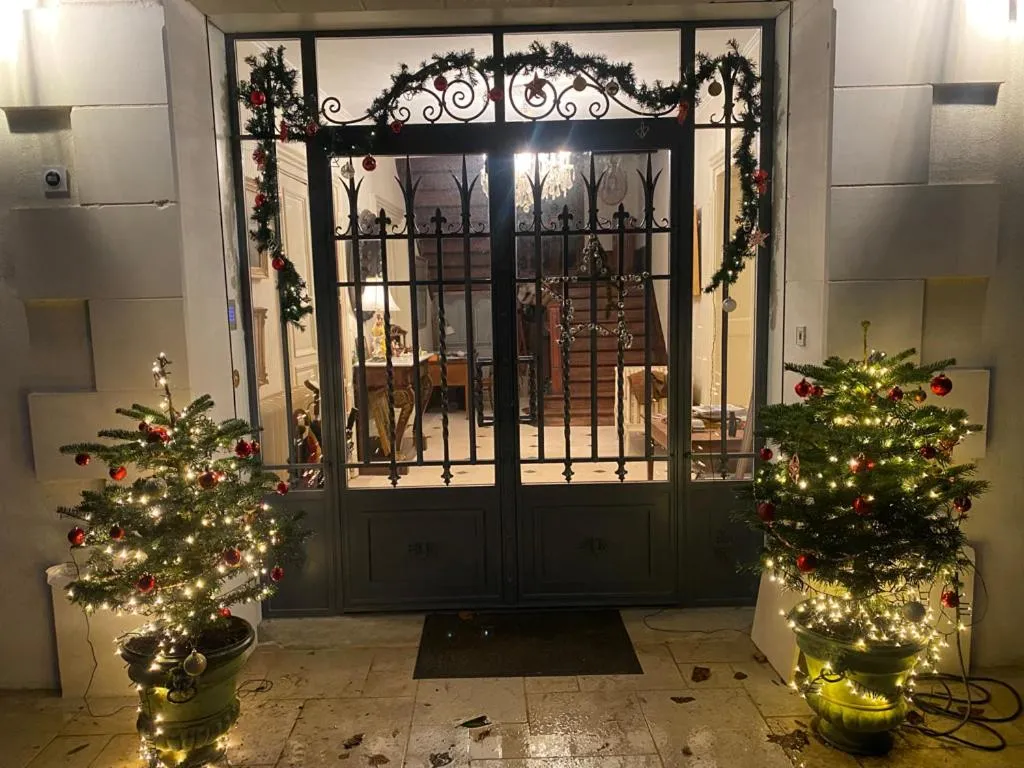 Facade/entrance in Château de la Chabroulie