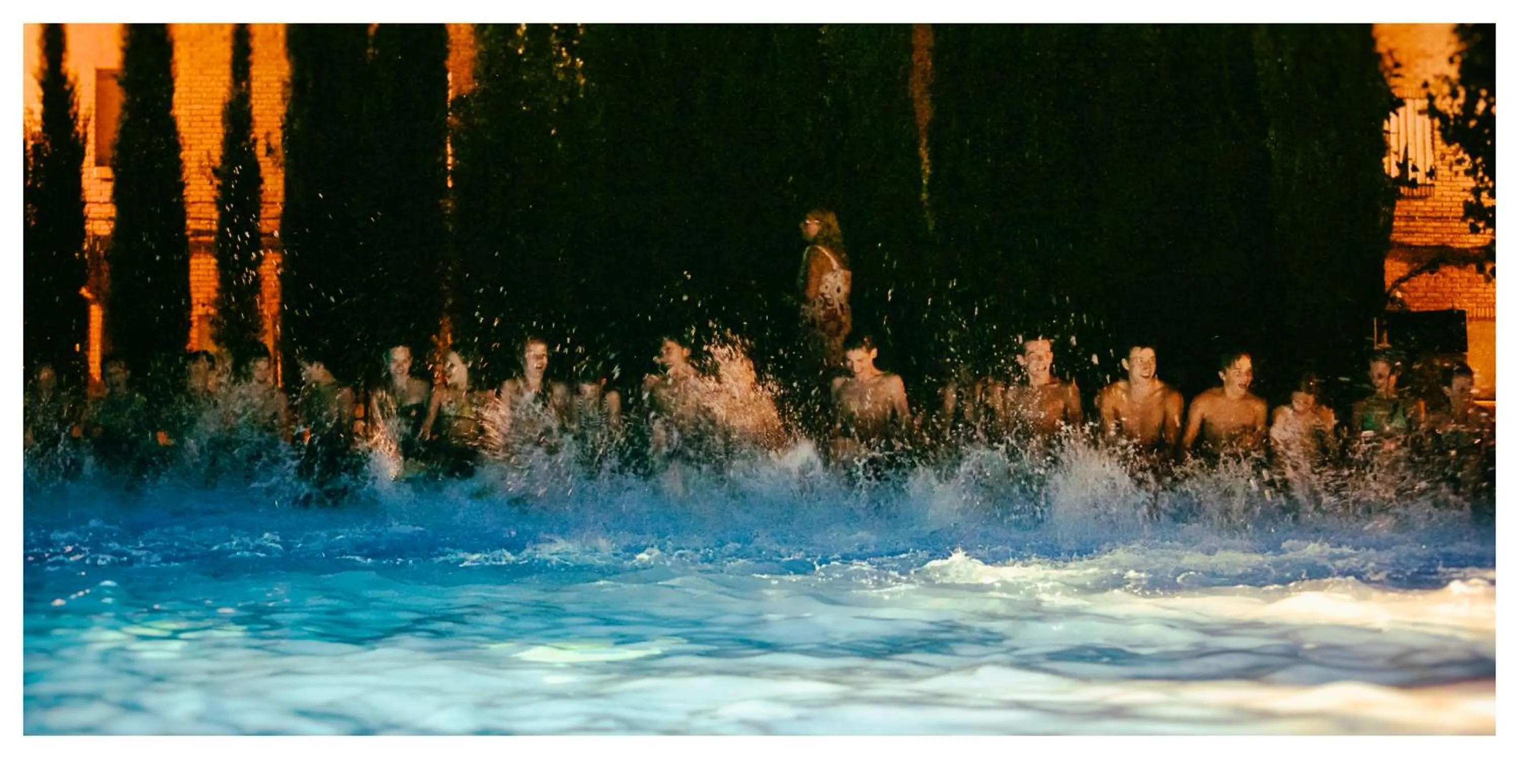 Swimming pool in Bungalowpark Isábena