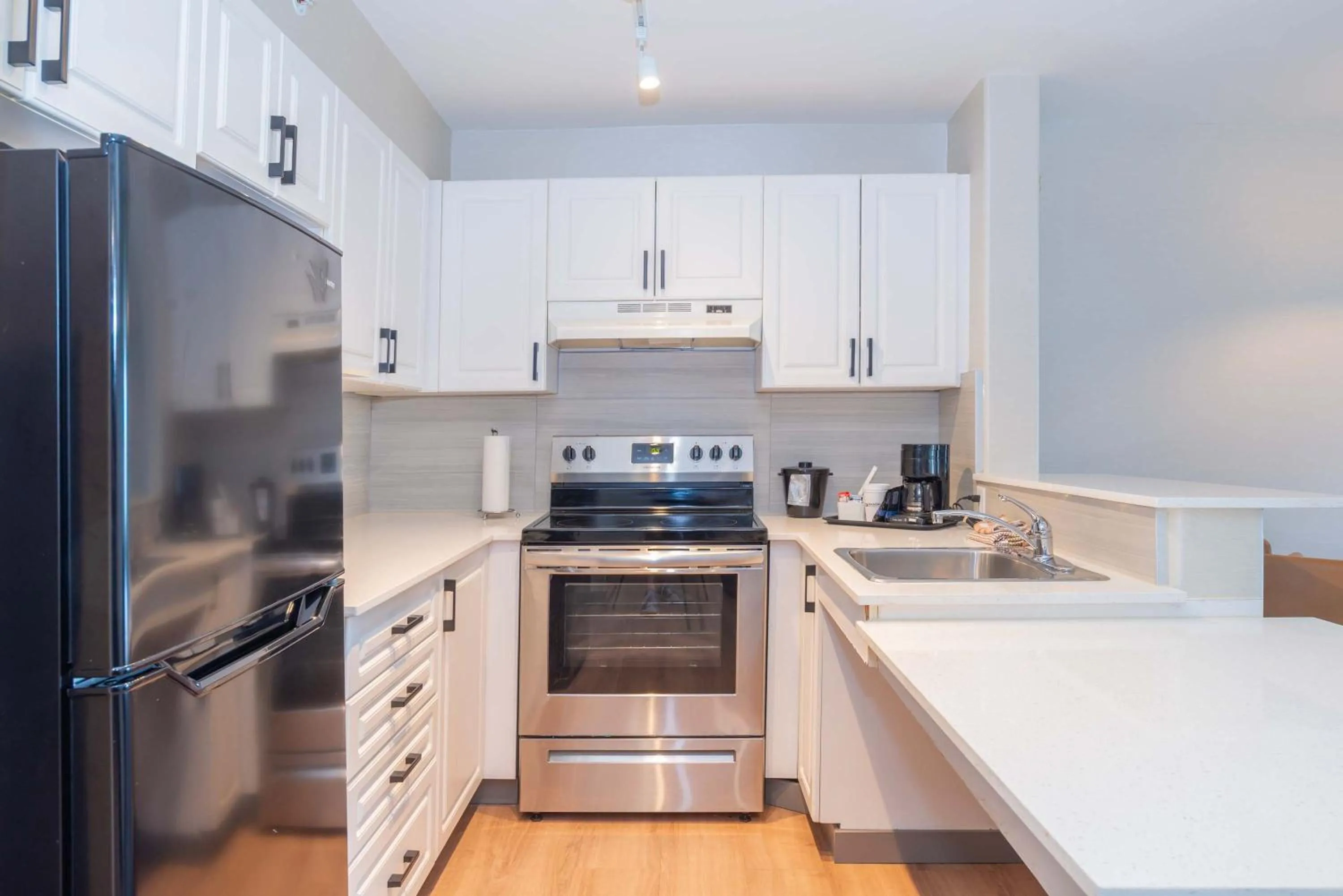 Kitchen or kitchenette in Sandman Suites Surrey - Guildford