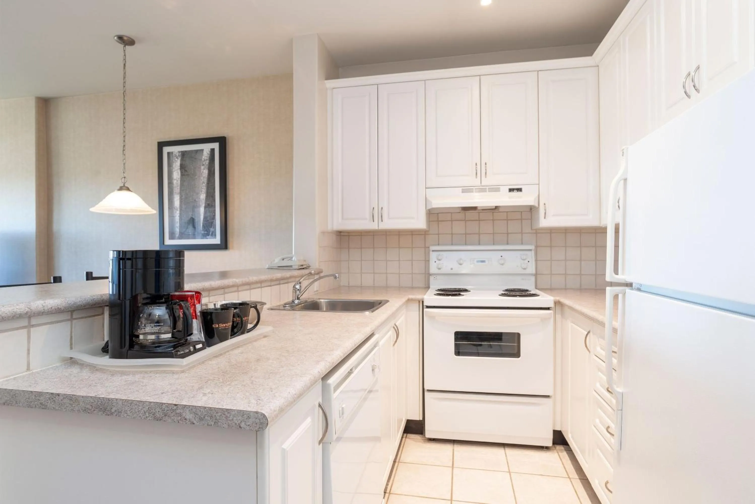 Kitchen or kitchenette in Sandman Suites Surrey - Guildford